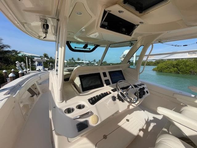 2017 Grady-White Canyon 376