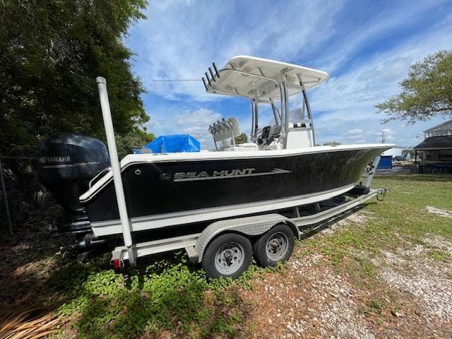 2013 Sea Hunt Triton 225