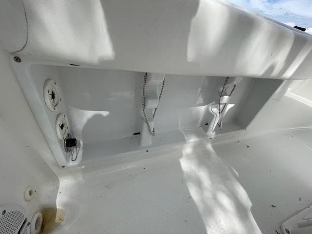 2013 Sea Hunt Triton 225