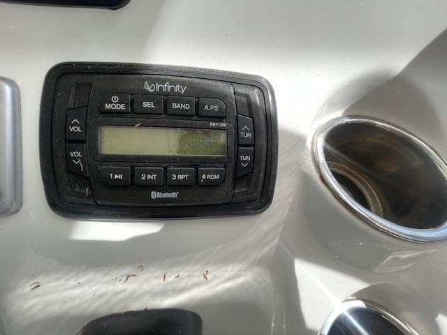 2013 Sea Hunt Triton 225