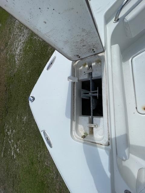 2013 Sea Hunt Triton 225