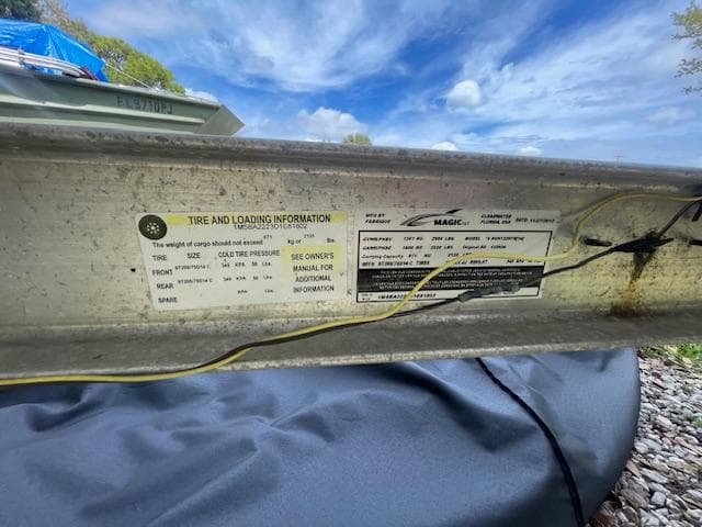 2013 Sea Hunt Triton 225