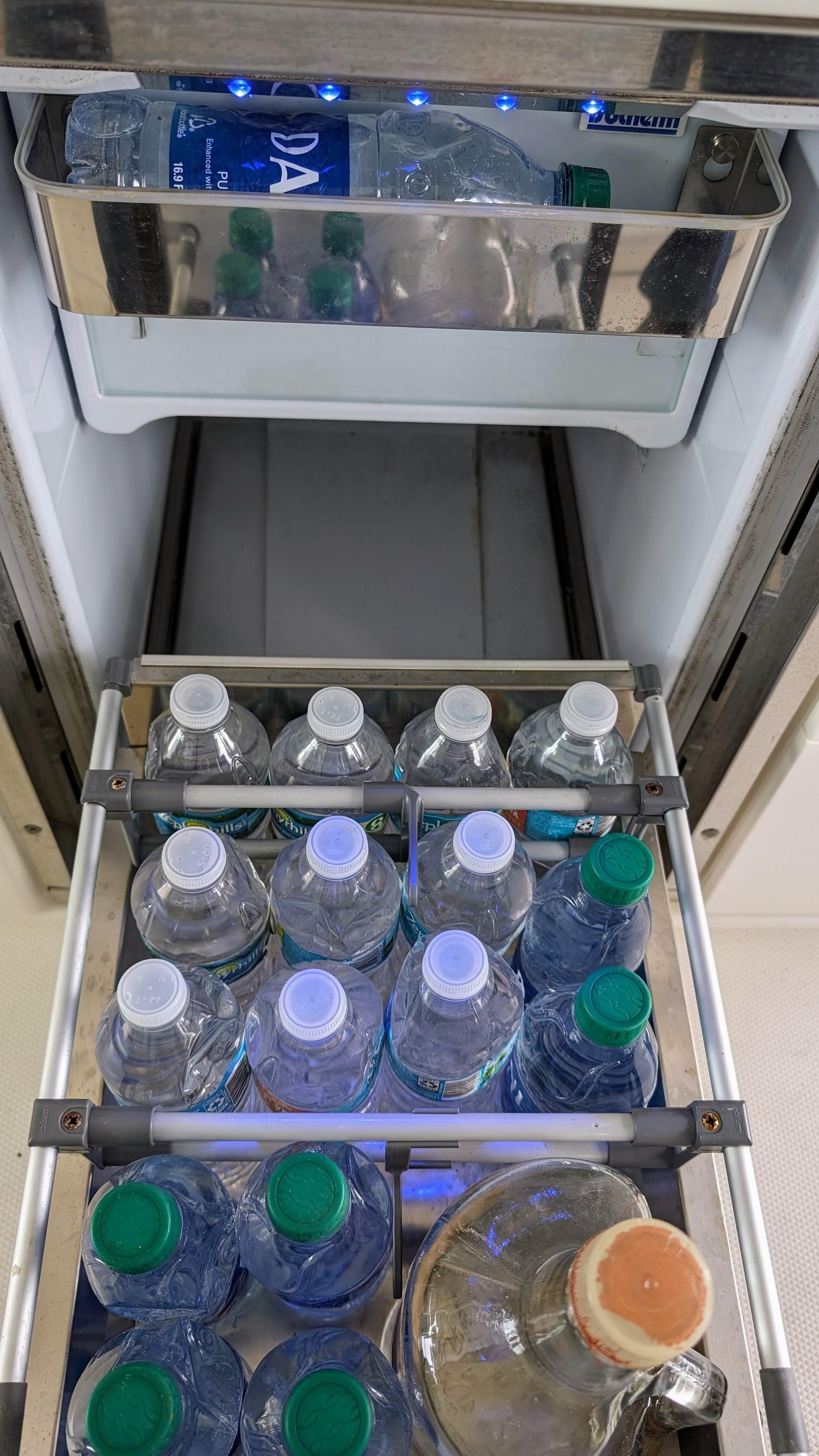 2017 Boston Whaler 320 Vantage