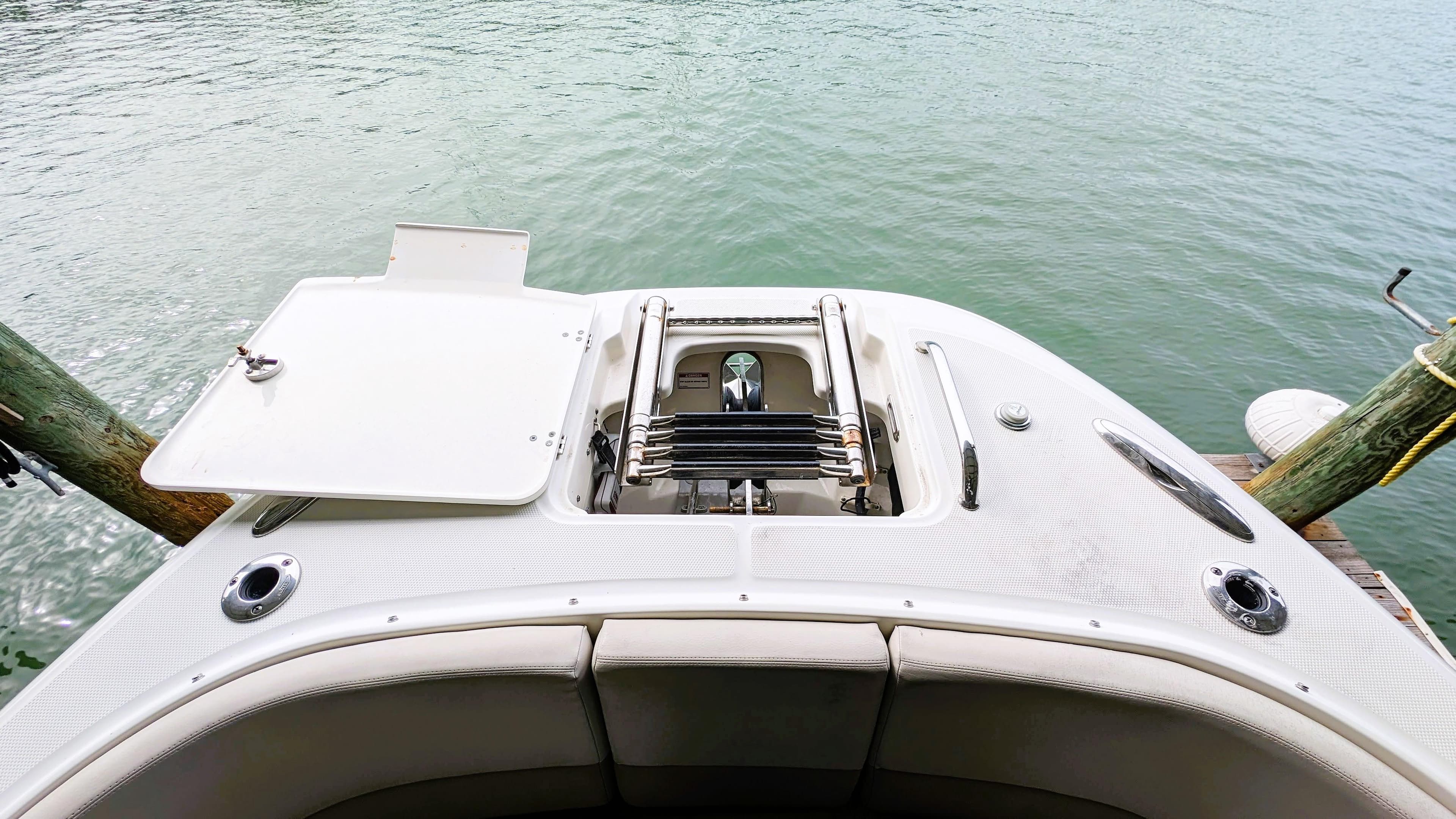 2017 Boston Whaler 320 Vantage