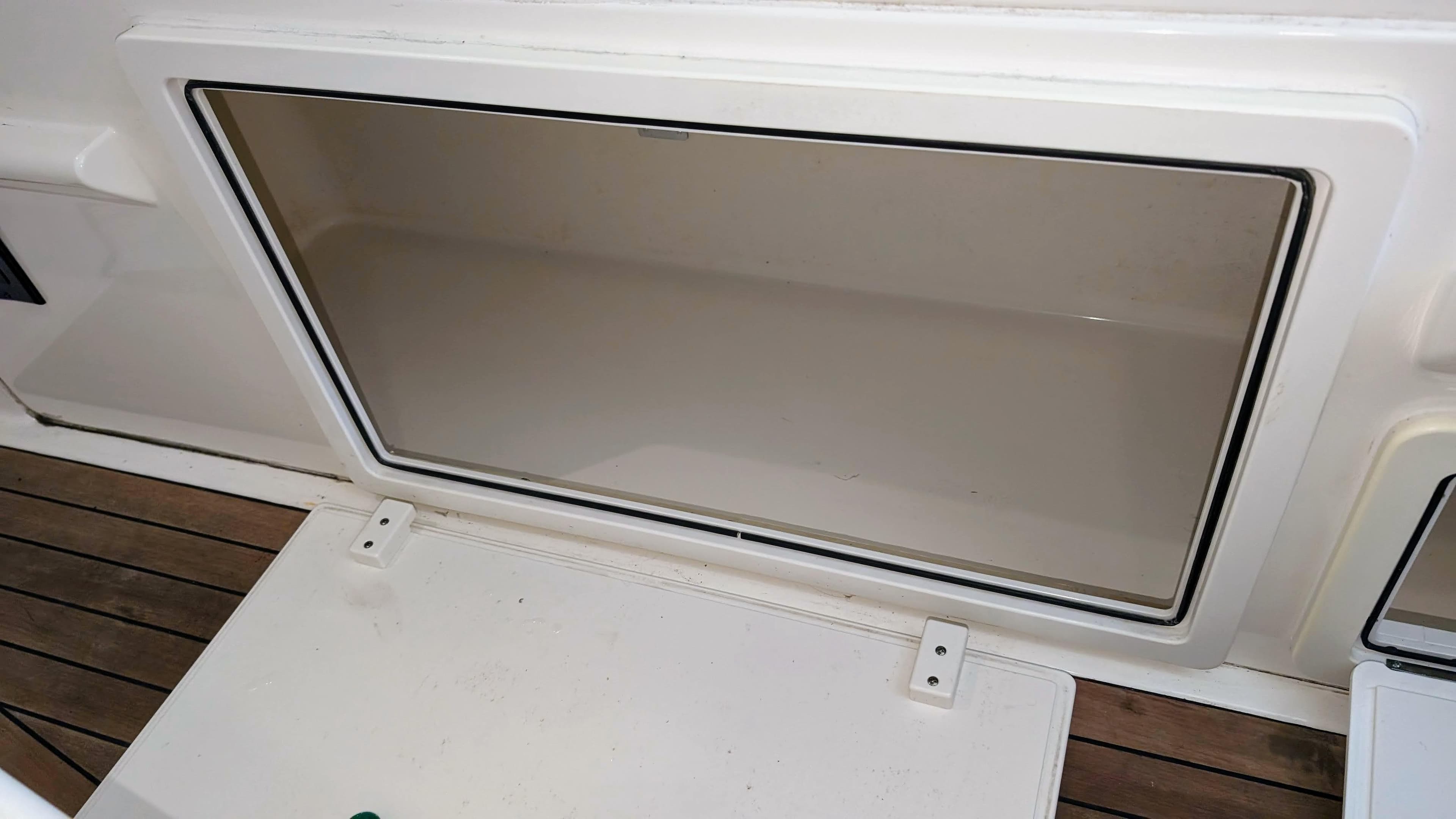 2017 Boston Whaler 320 Vantage