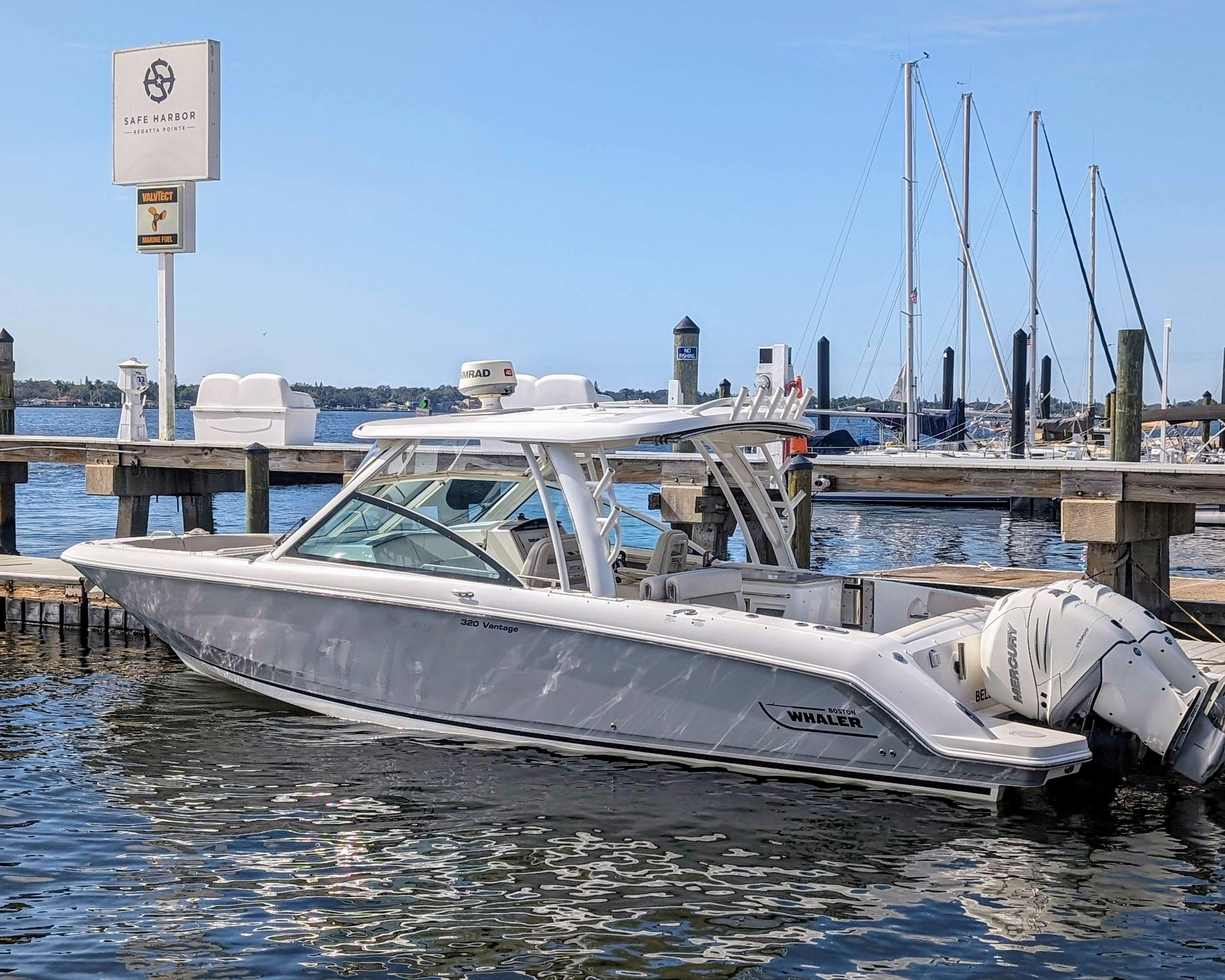 2017 Boston Whaler 320 Vantage Twin 350 Verado Joystick Control (2).jpg