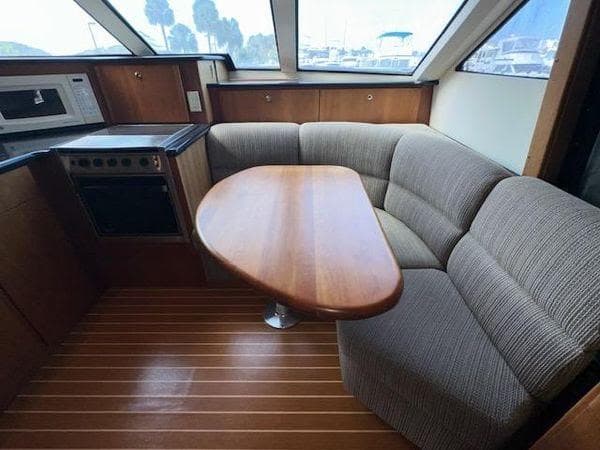 2001 Silverton 453 Motor Yacht