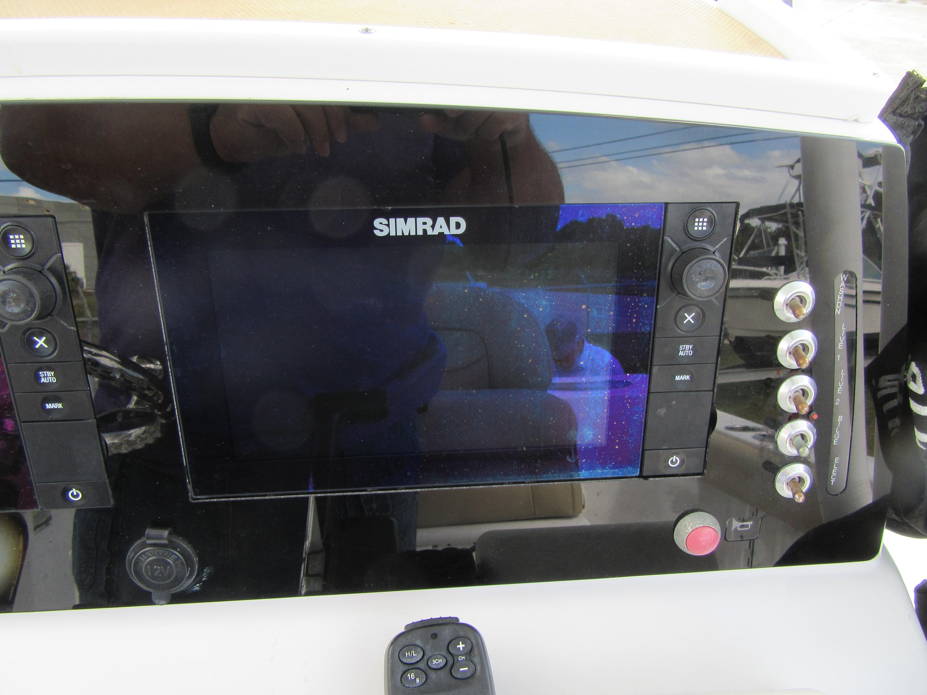 2017 Sportsman Open 232 Center Console