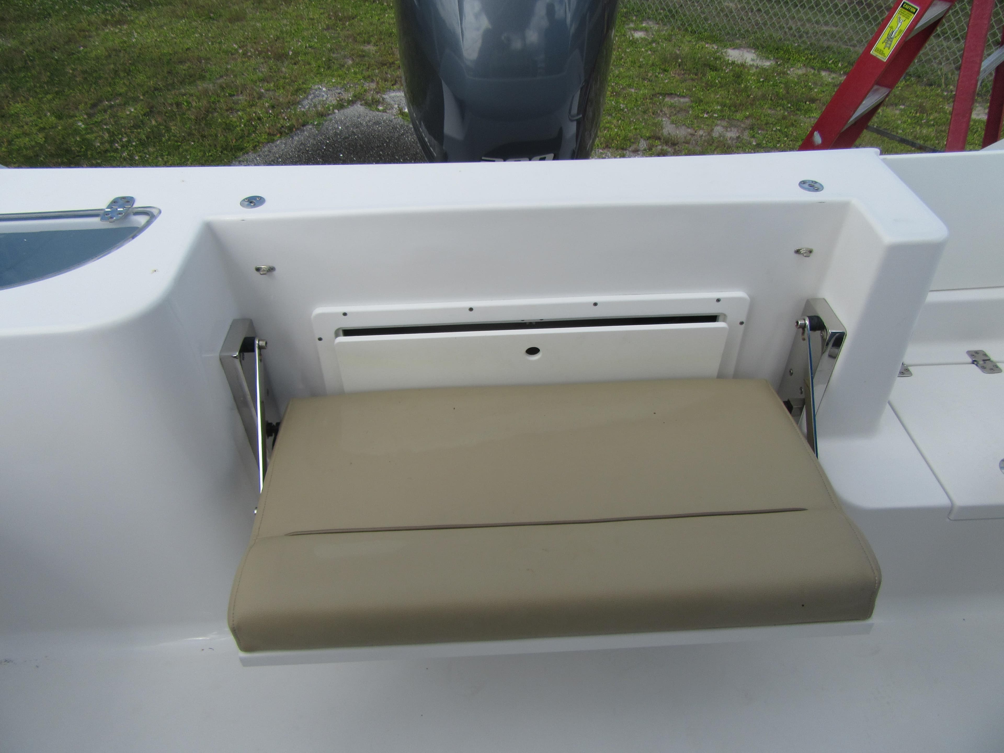 2017 Sportsman Open 232 Center Console