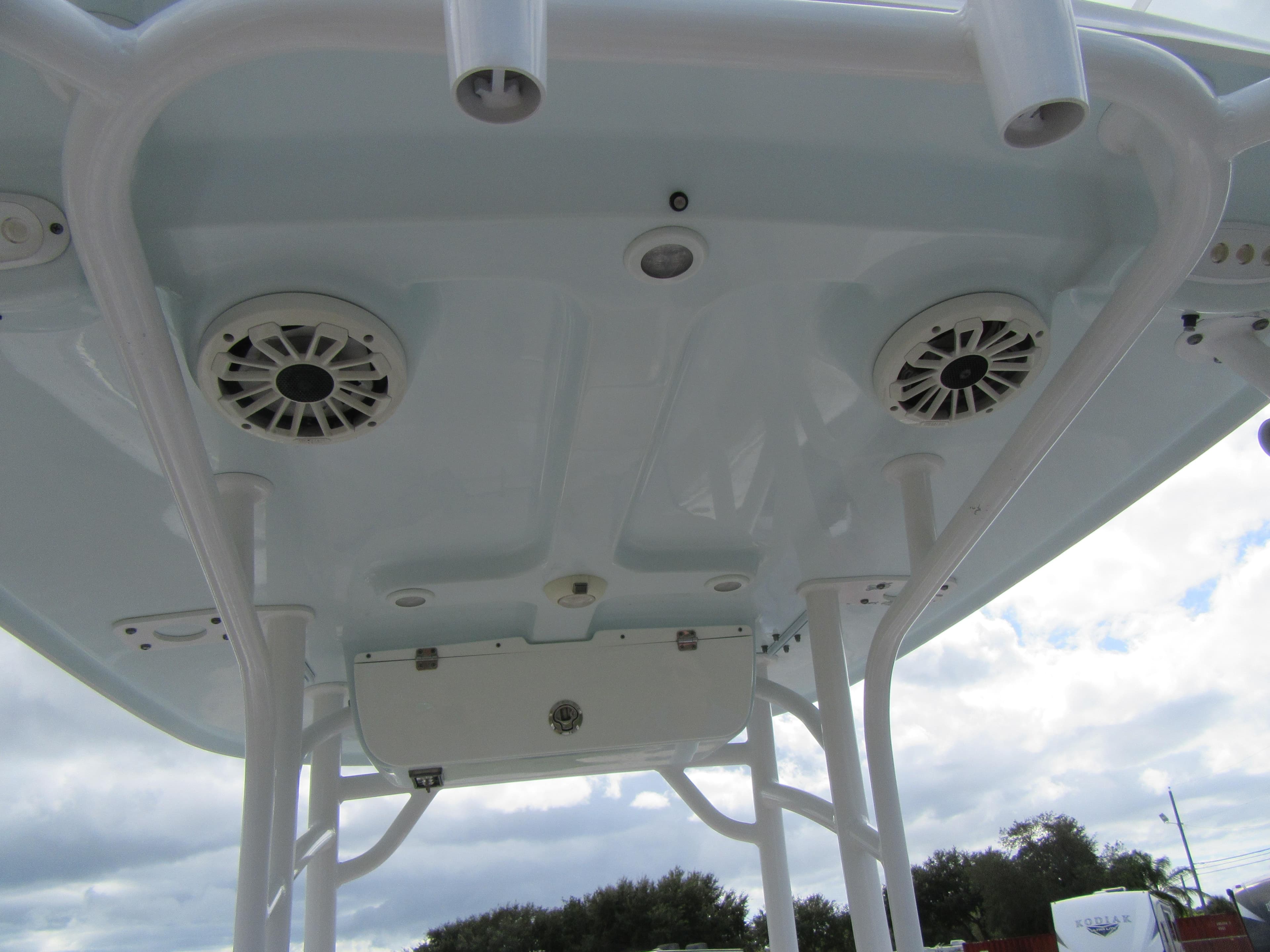 2017 Sportsman Open 232 Center Console