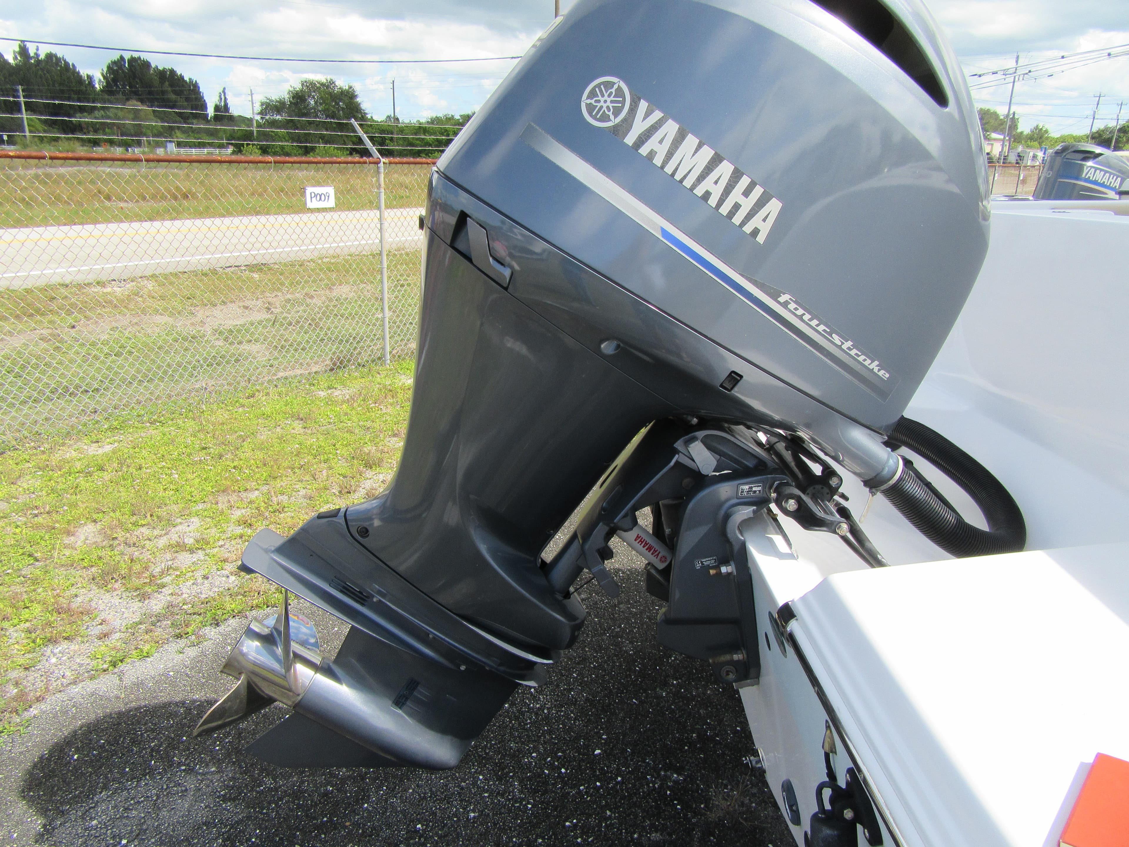 2017 Sportsman Open 232 Center Console