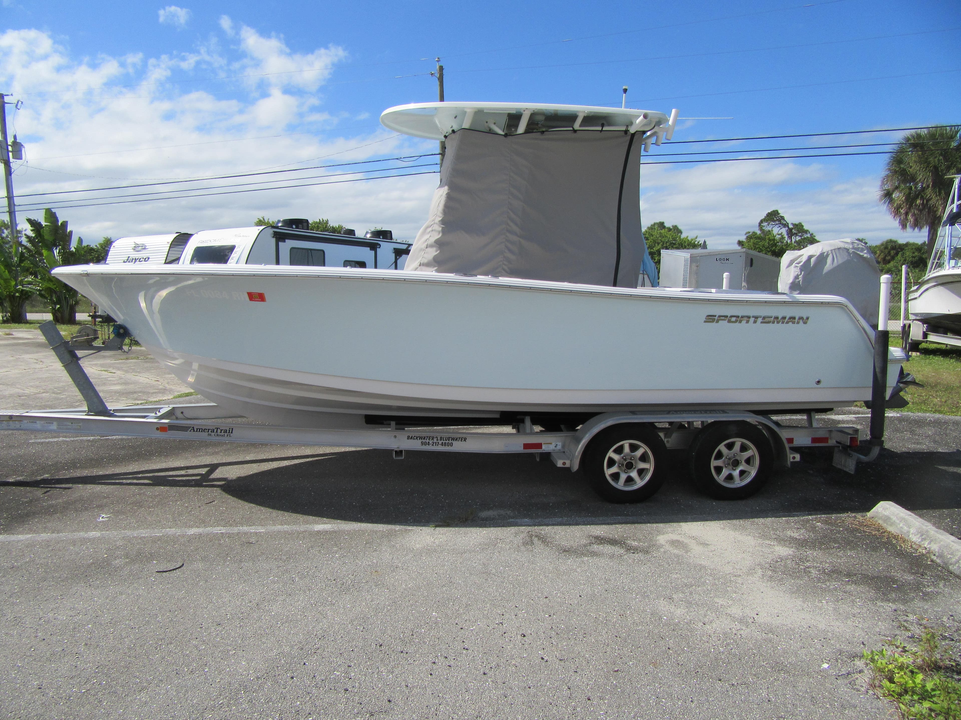 2017 Sportsman Open 232 Center Console