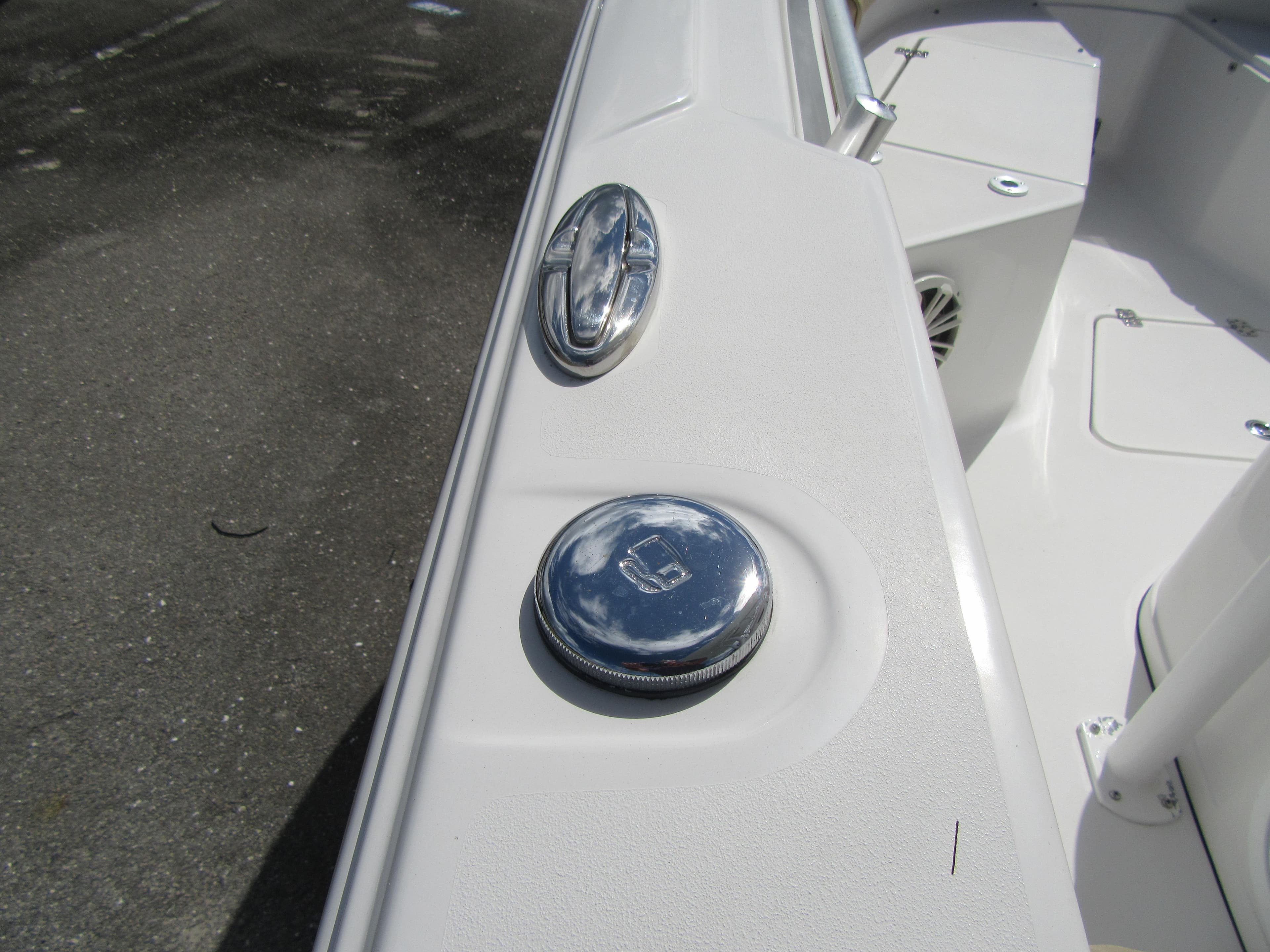 2017 Sportsman Open 232 Center Console