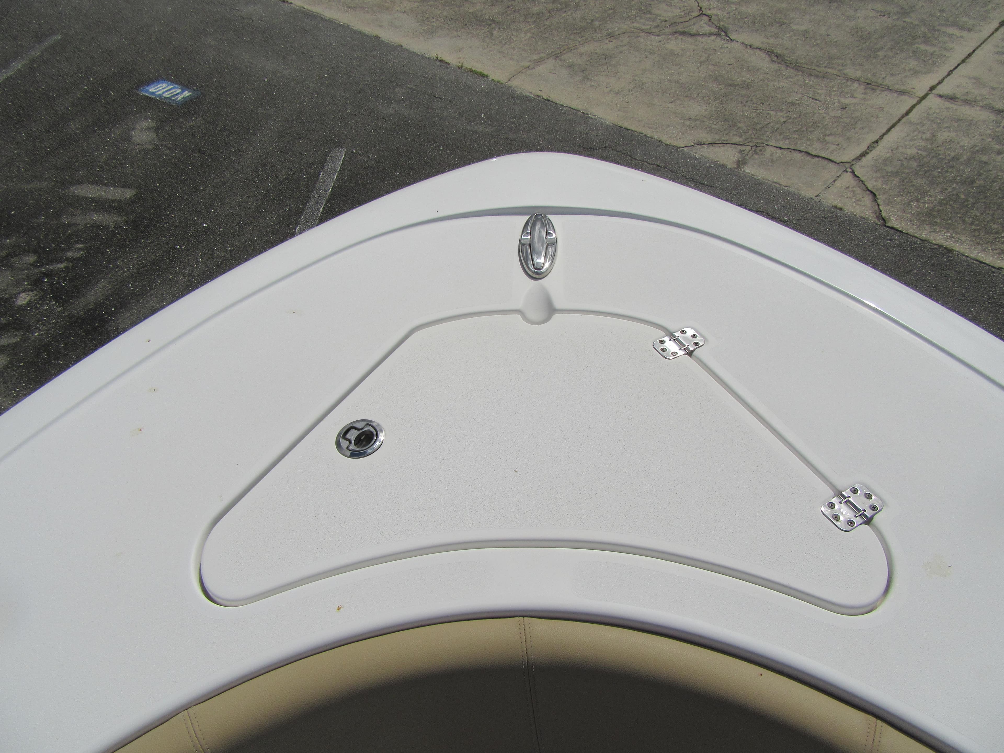 2017 Sportsman Open 232 Center Console