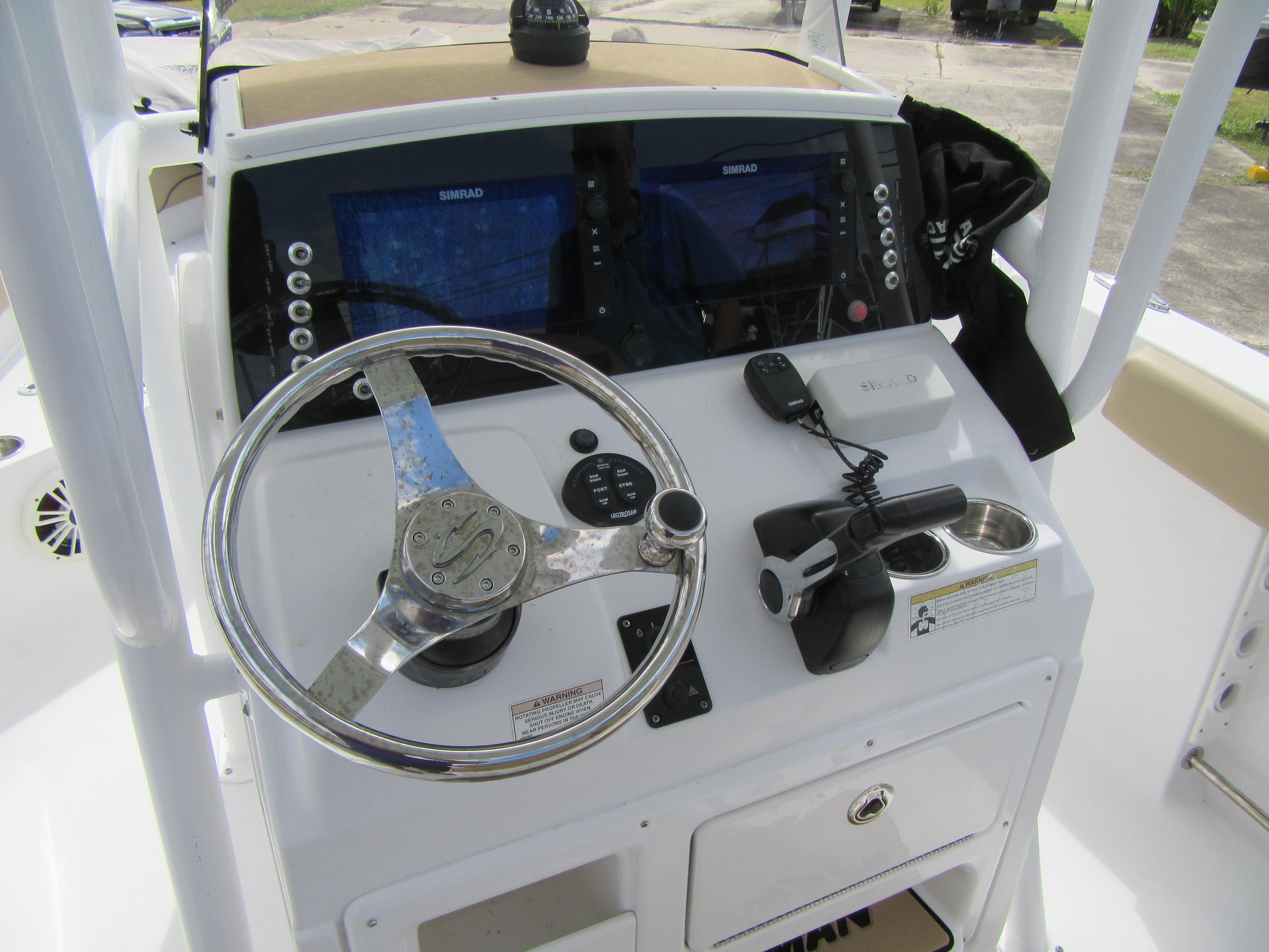 2017 Sportsman Open 232 Center Console