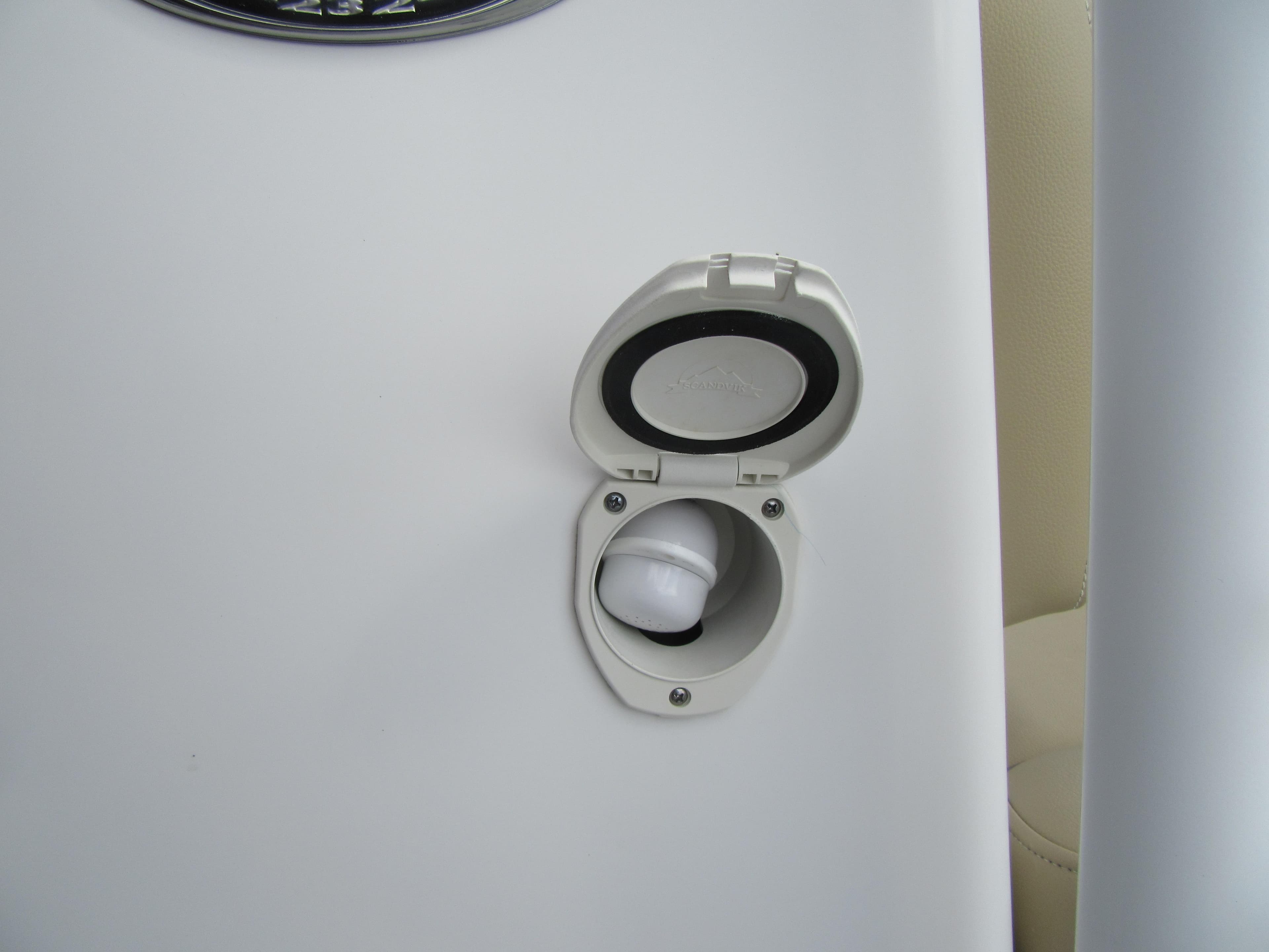 2017 Sportsman Open 232 Center Console