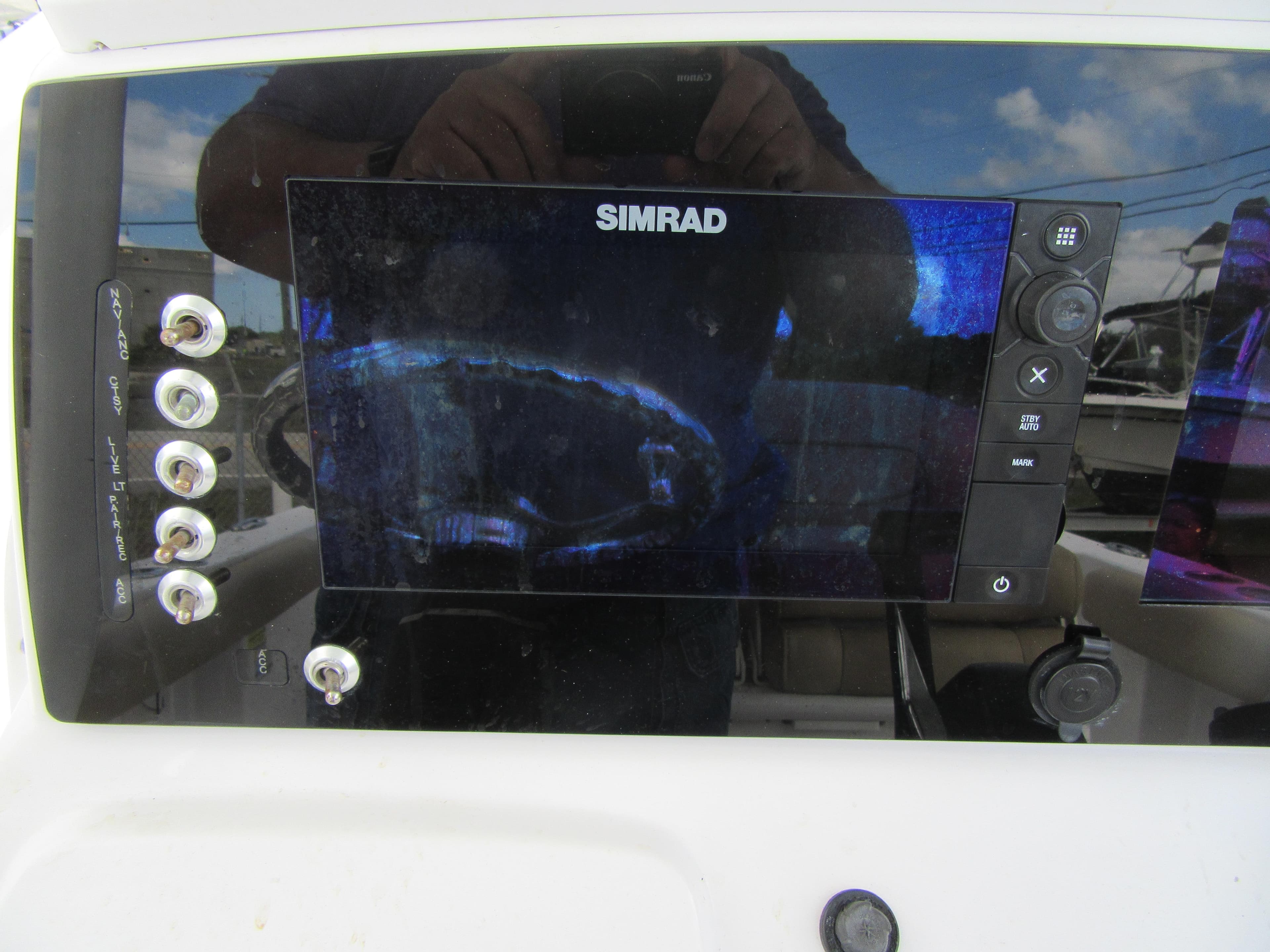 2017 Sportsman Open 232 Center Console