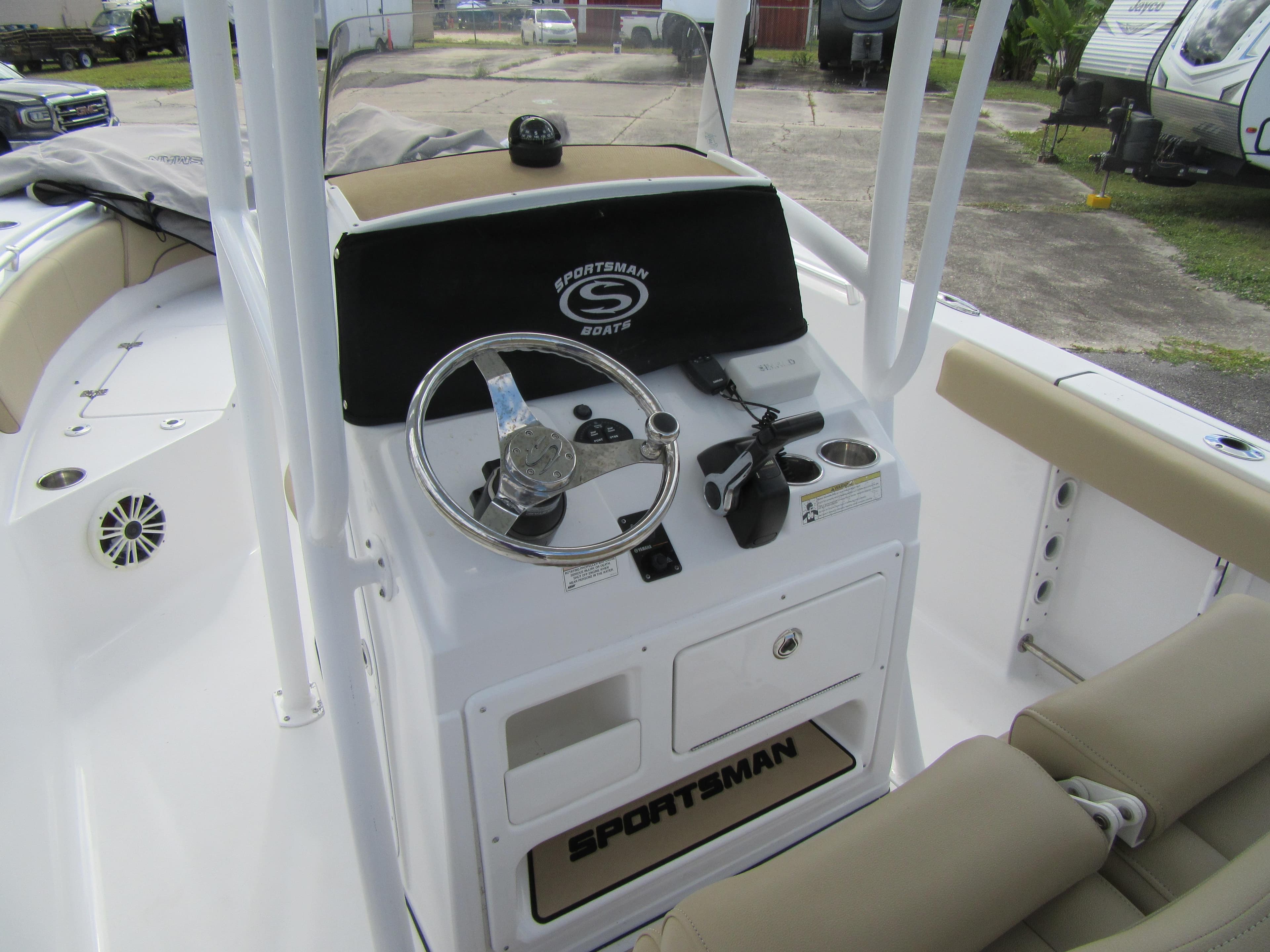 2017 Sportsman Open 232 Center Console
