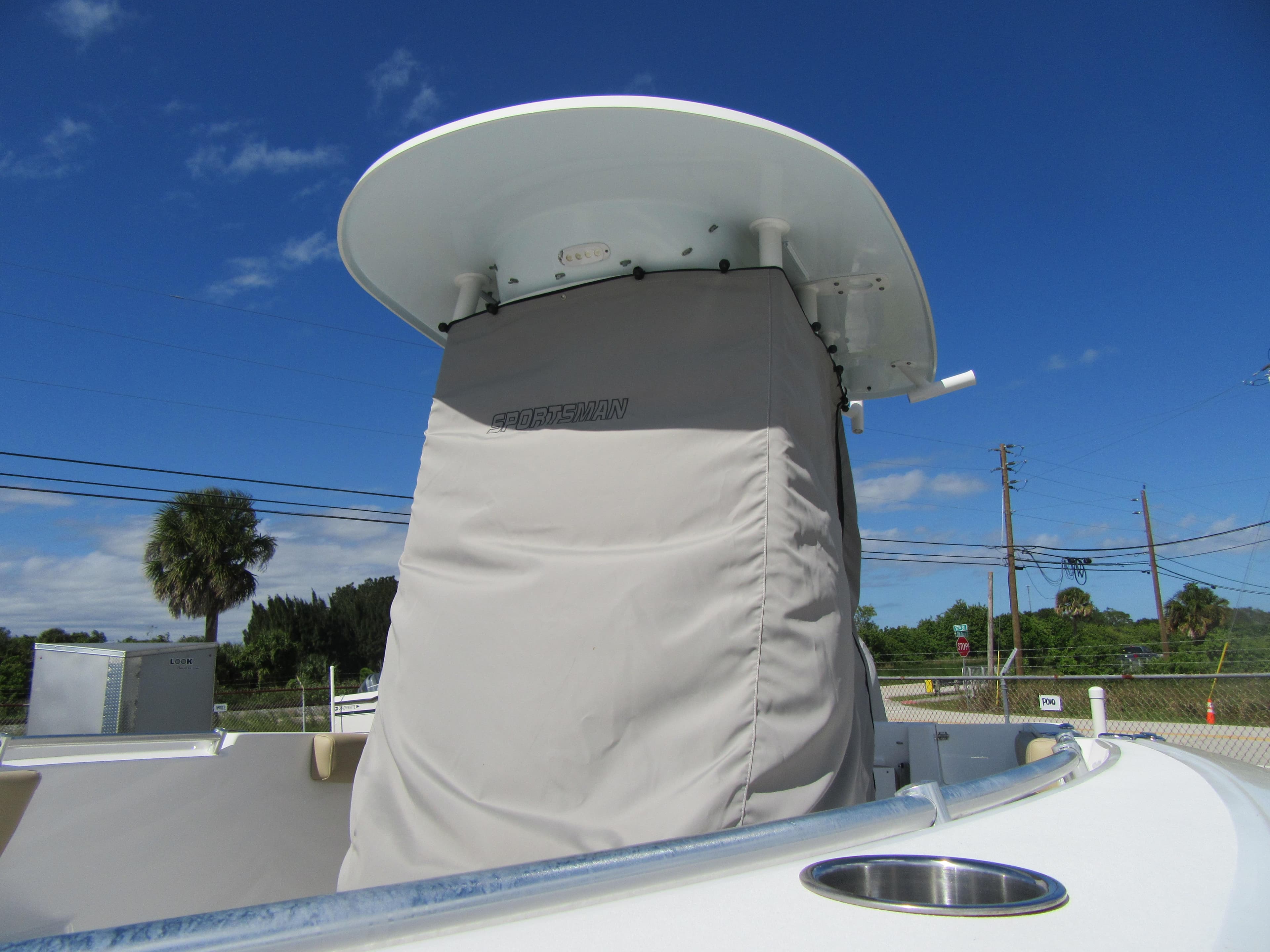 2017 Sportsman Open 232 Center Console