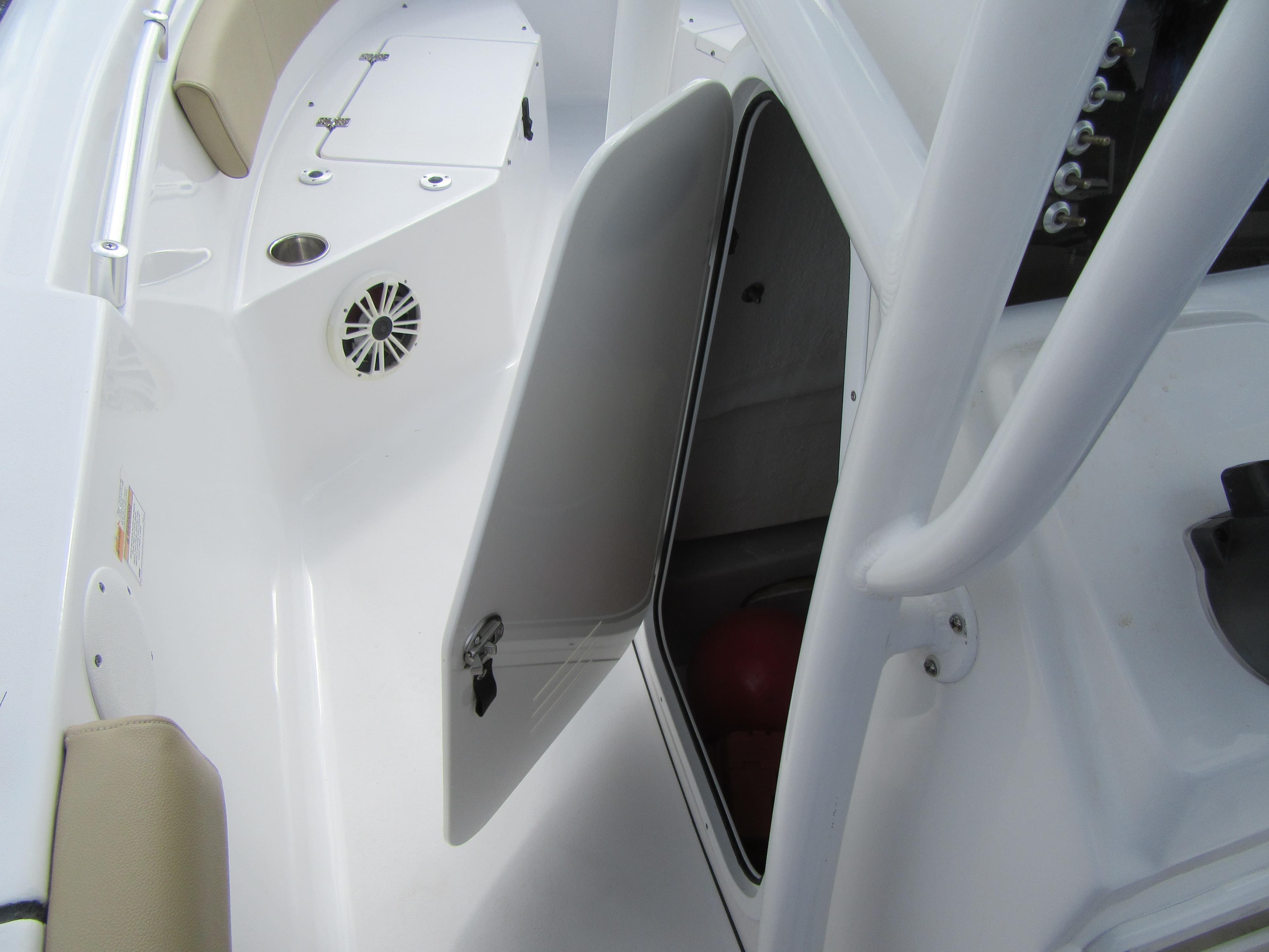 2017 Sportsman Open 232 Center Console