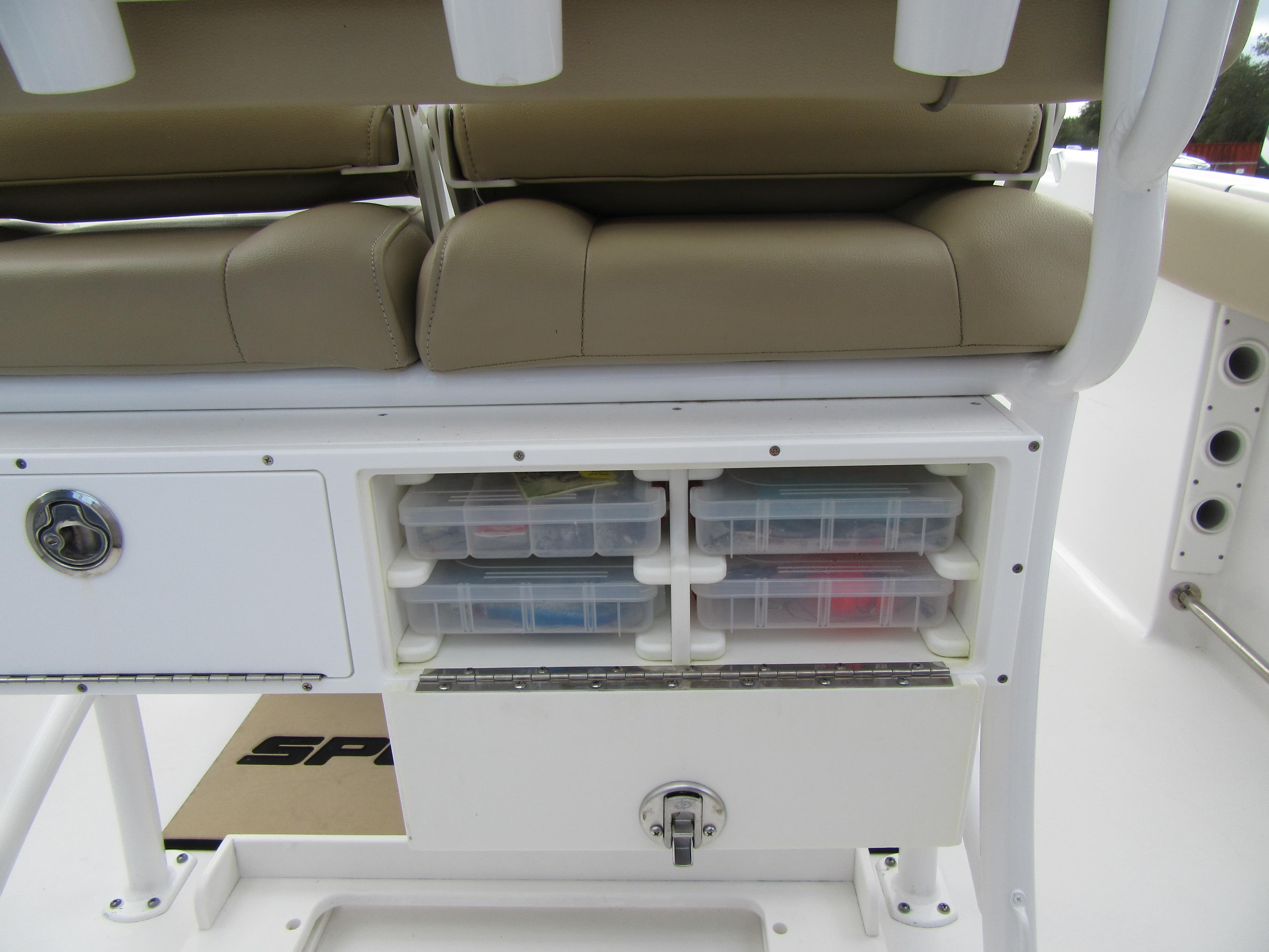 2017 Sportsman Open 232 Center Console