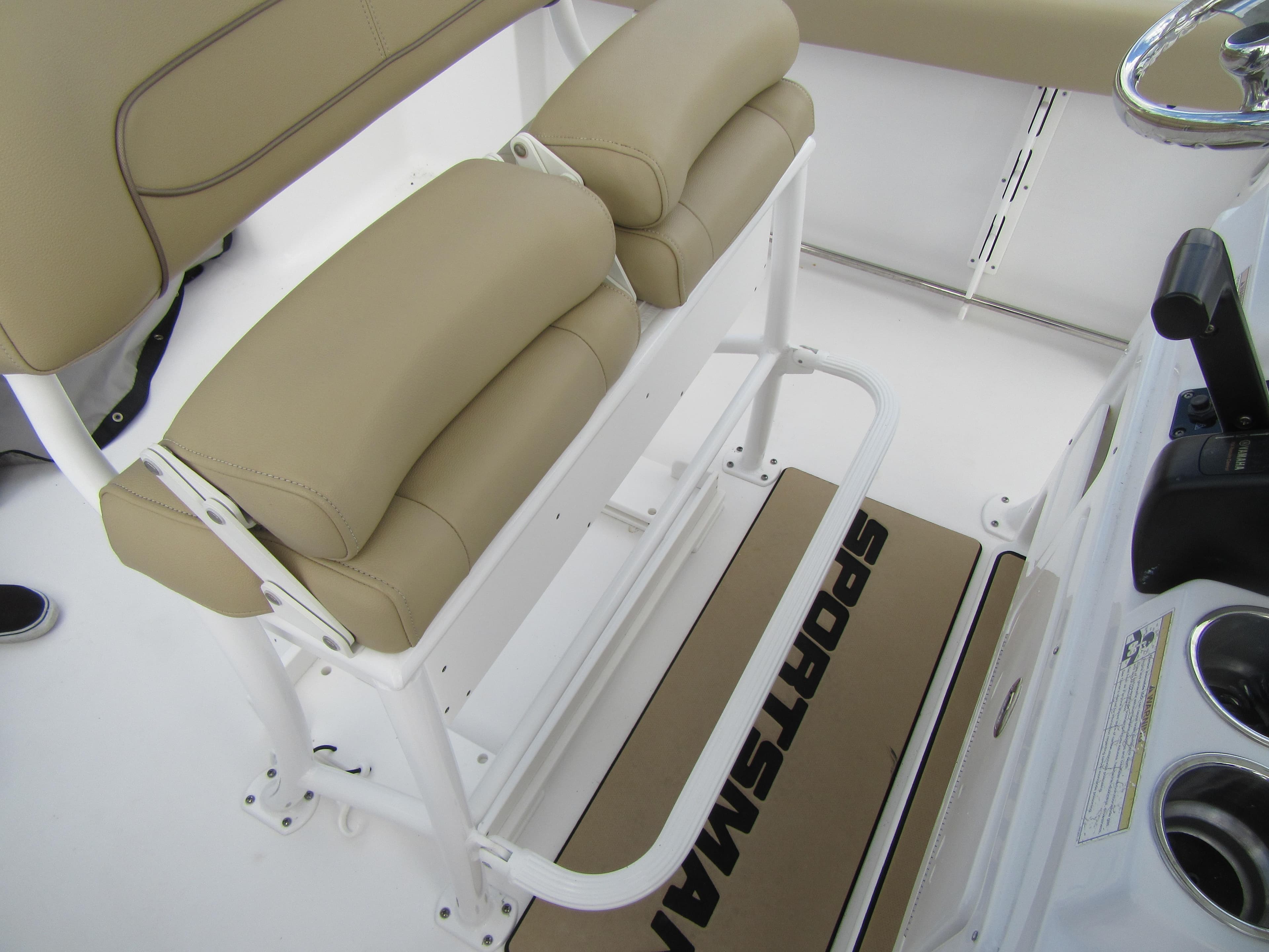 2017 Sportsman Open 232 Center Console