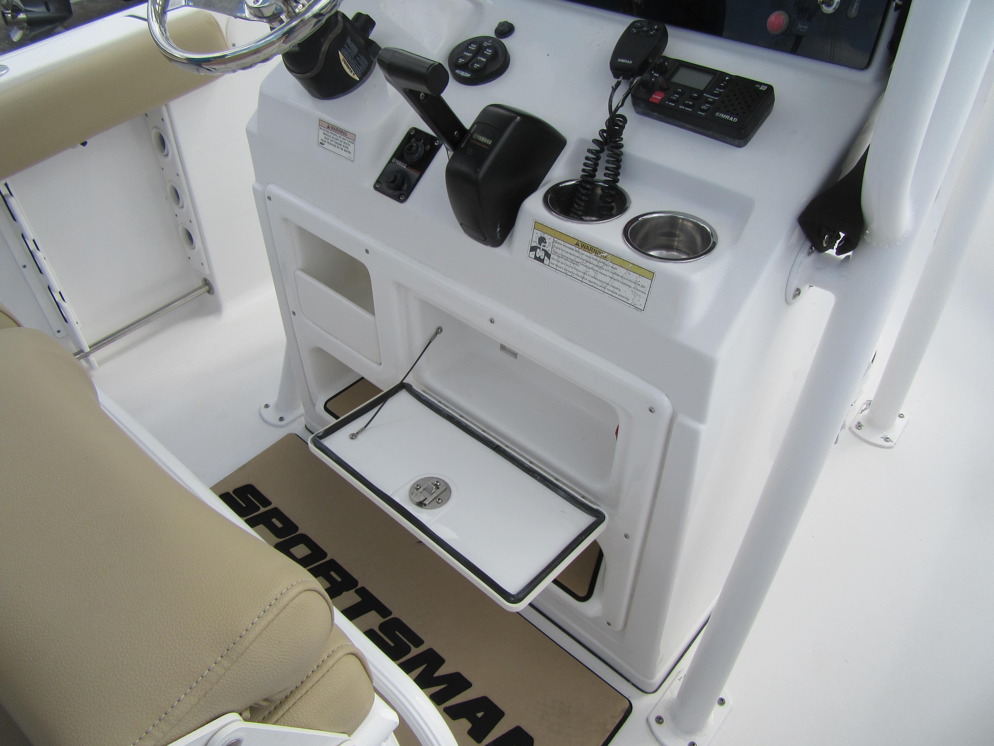 2017 Sportsman Open 232 Center Console