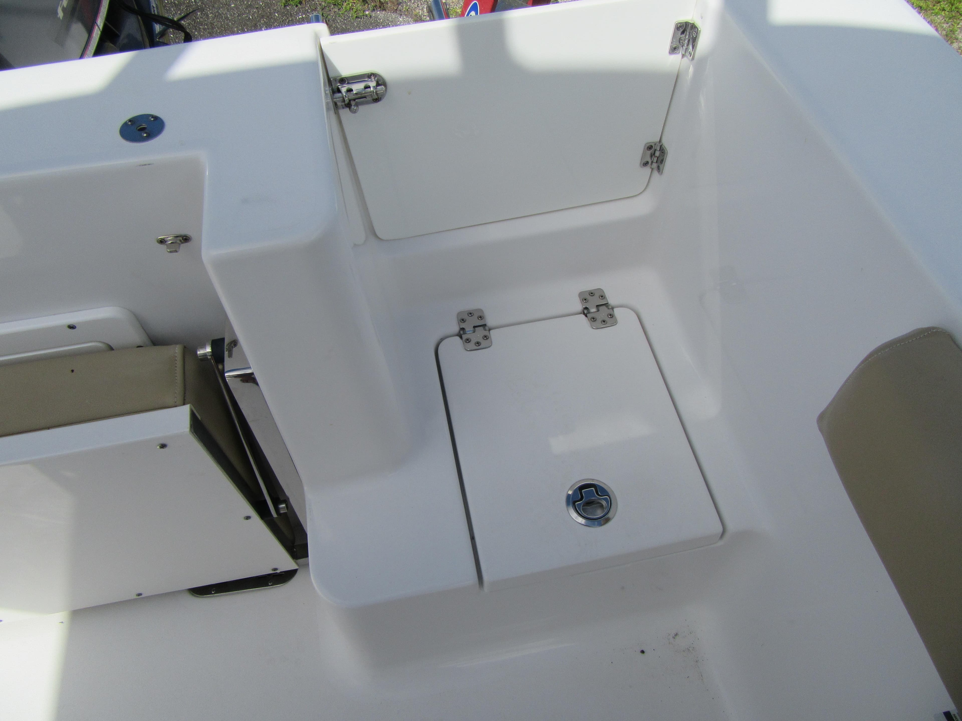 2017 Sportsman Open 232 Center Console