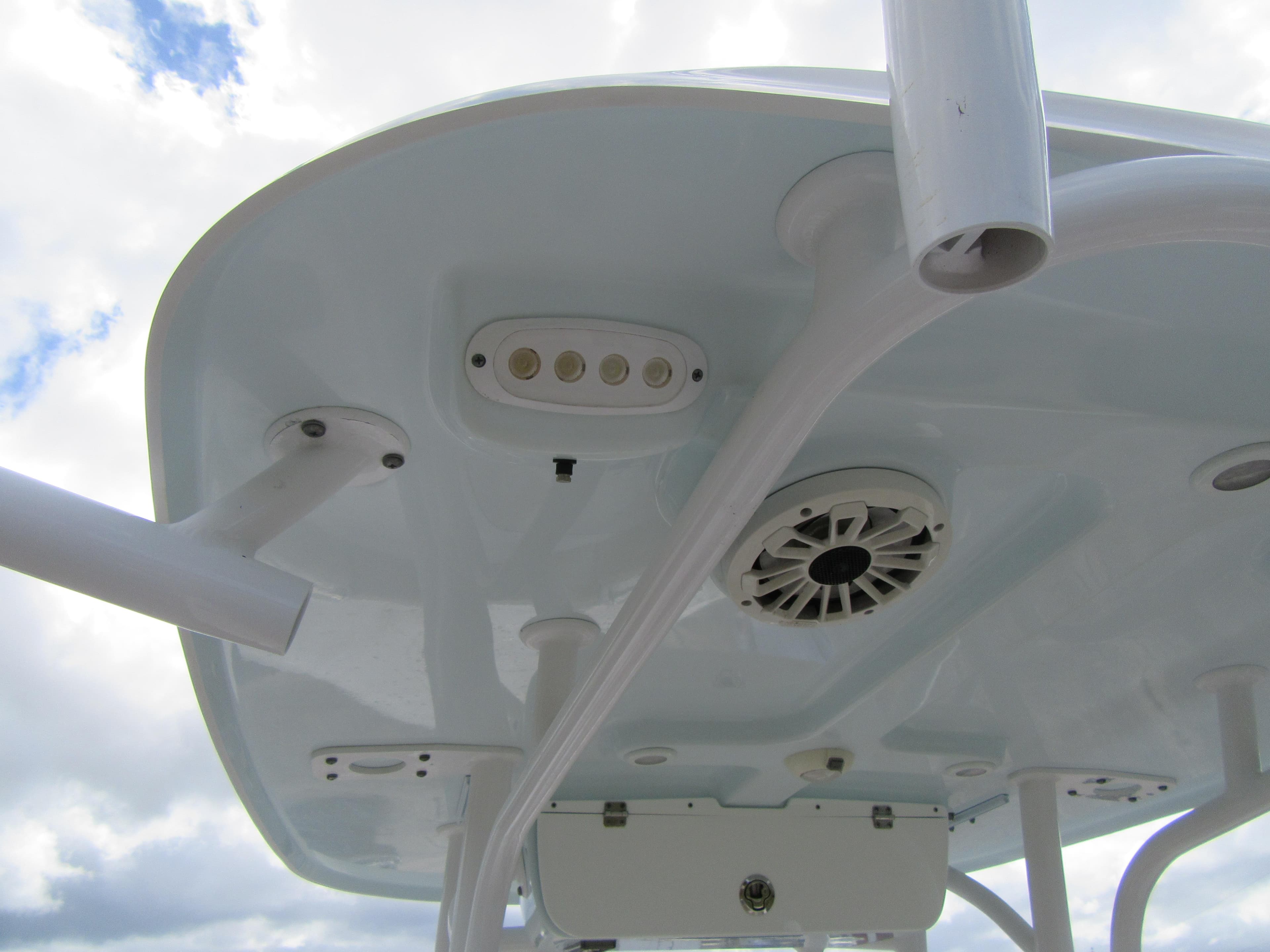 2017 Sportsman Open 232 Center Console