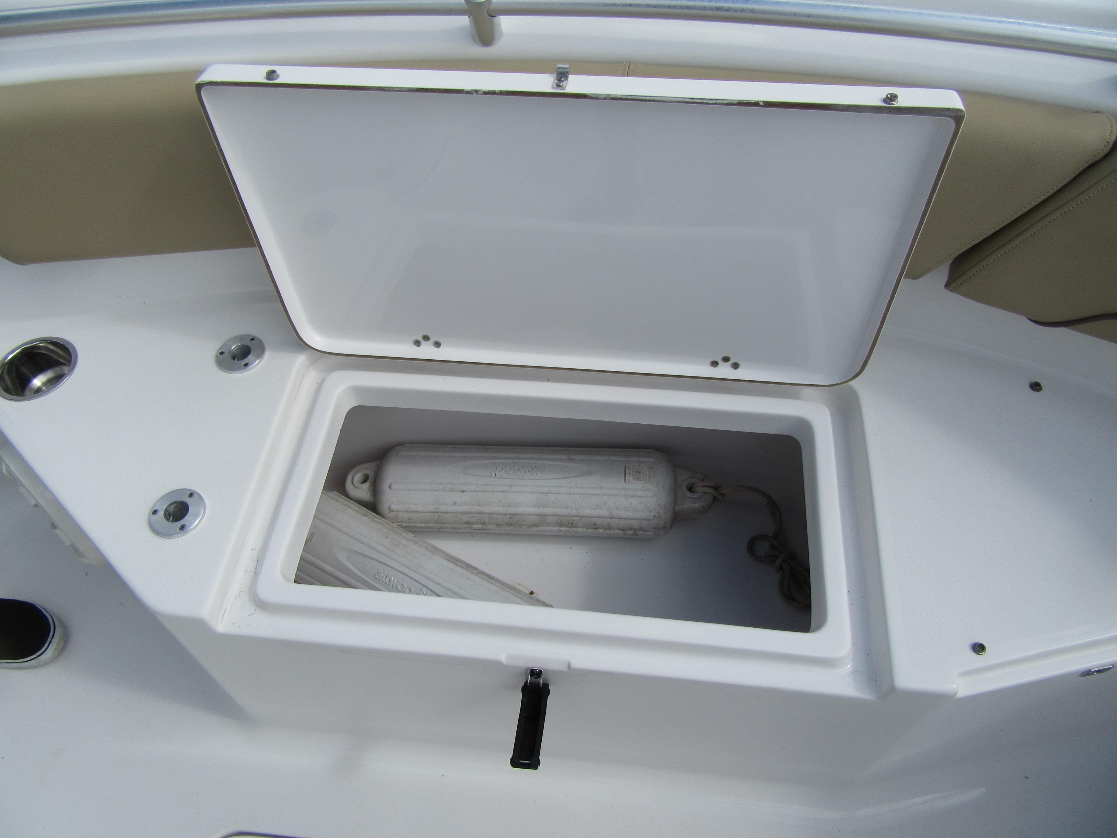 2017 Sportsman Open 232 Center Console