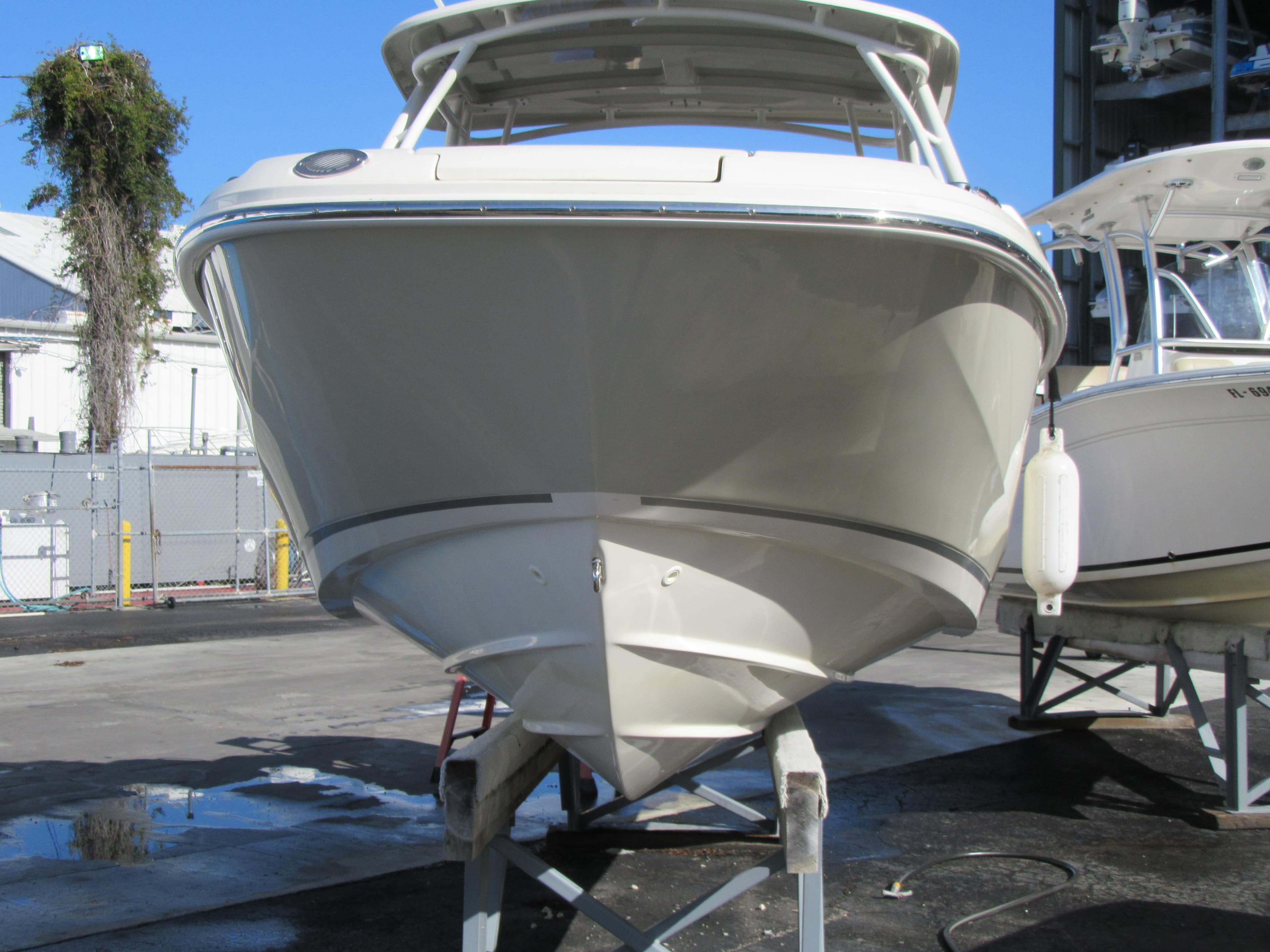 2019 Boston Whaler 230 Vantage
