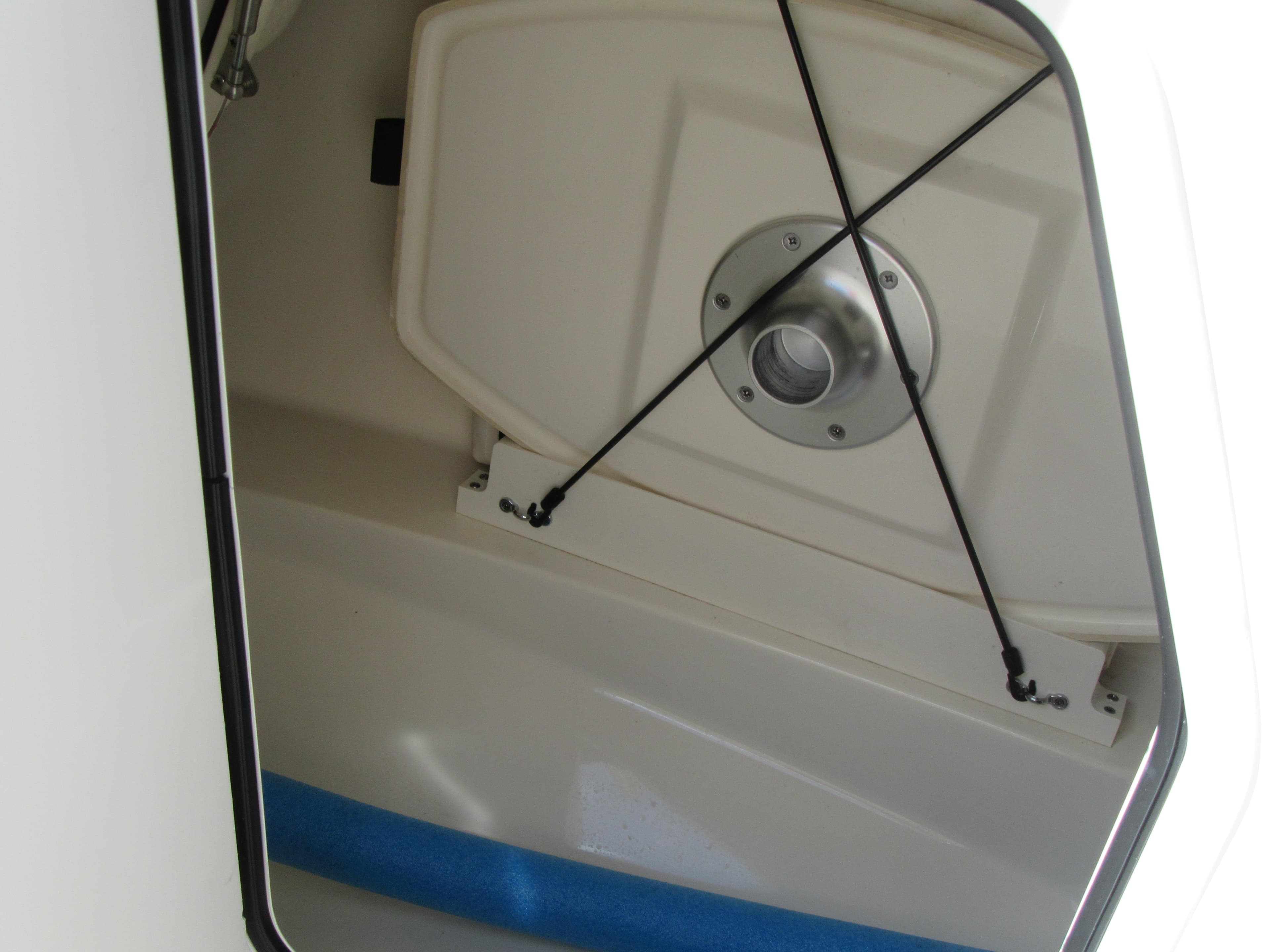 2019 Boston Whaler 230 Vantage