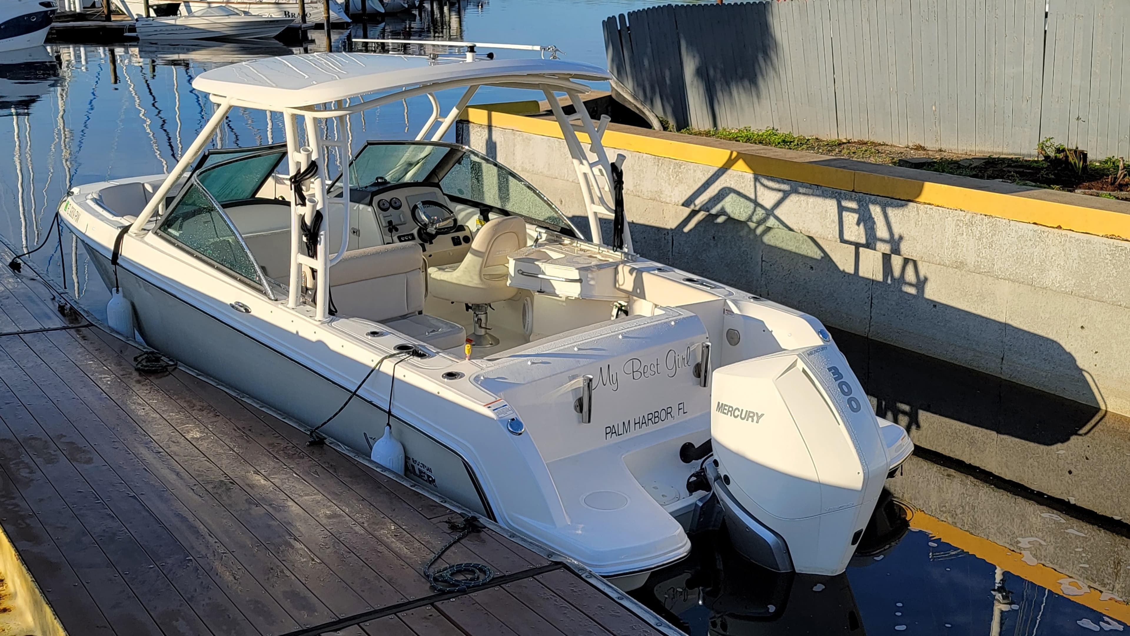 2019 Boston Whaler 230 Vantage