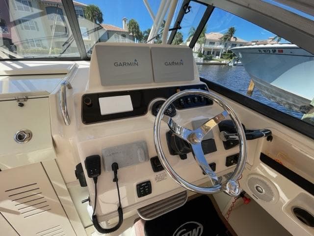 2017 Grady-White Marlin 300