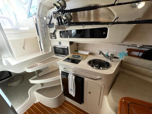 2017 Grady-White Marlin 300