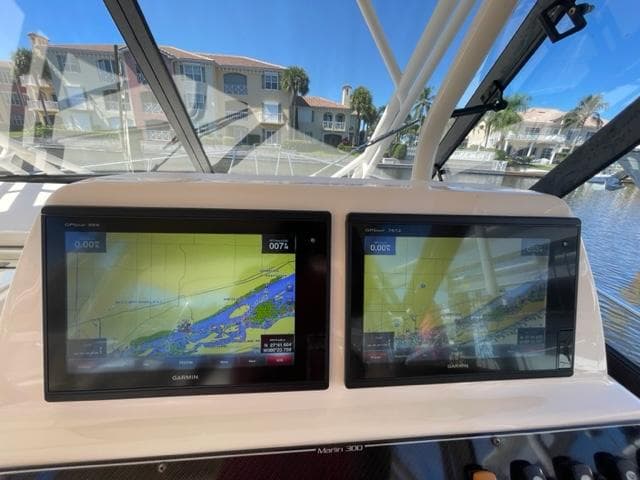 Grady-White 300 Marlin 2017 boat with dual Garmin navigation screens.