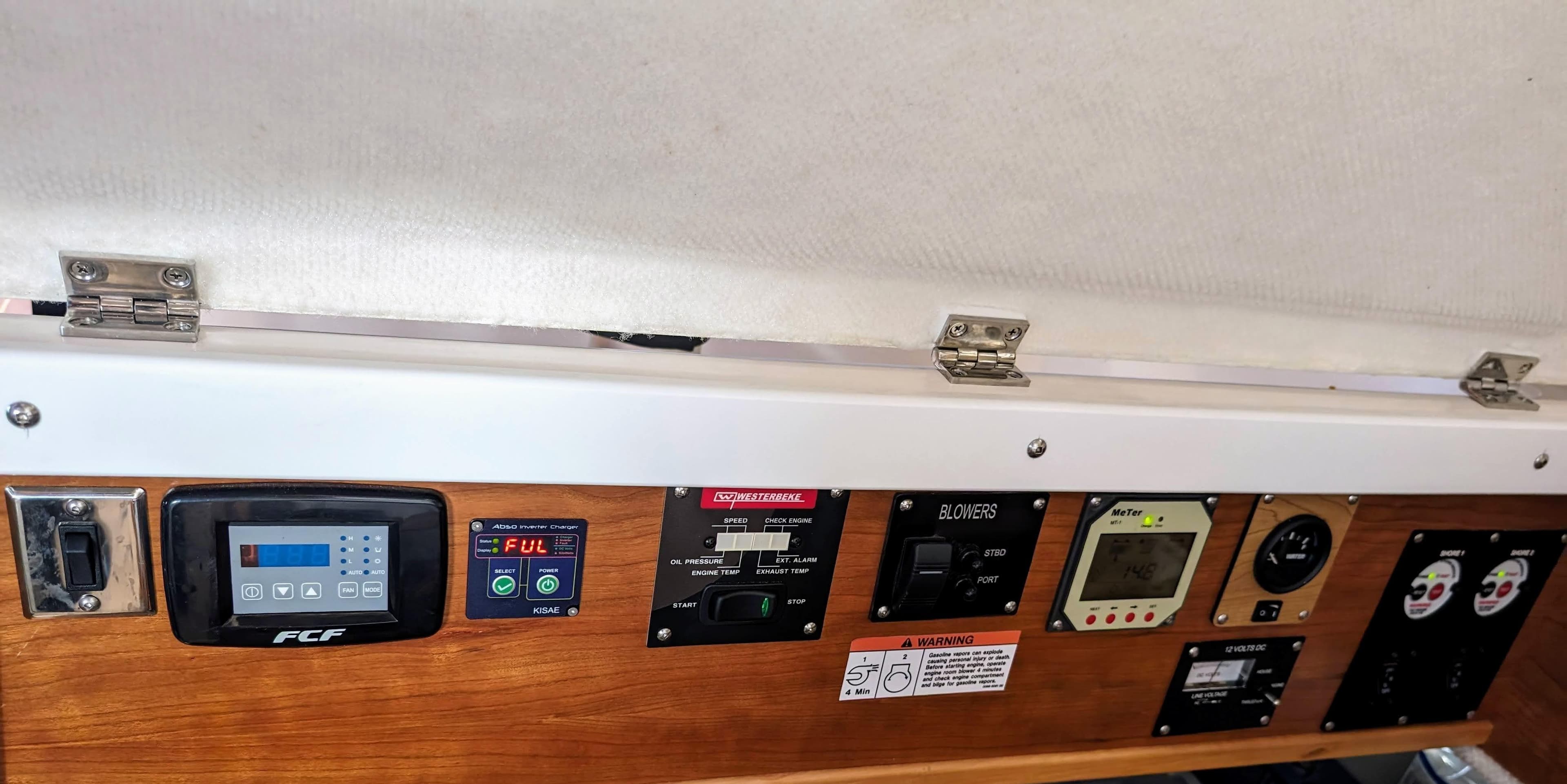 2022 Cutwater C-32 Coupe LE