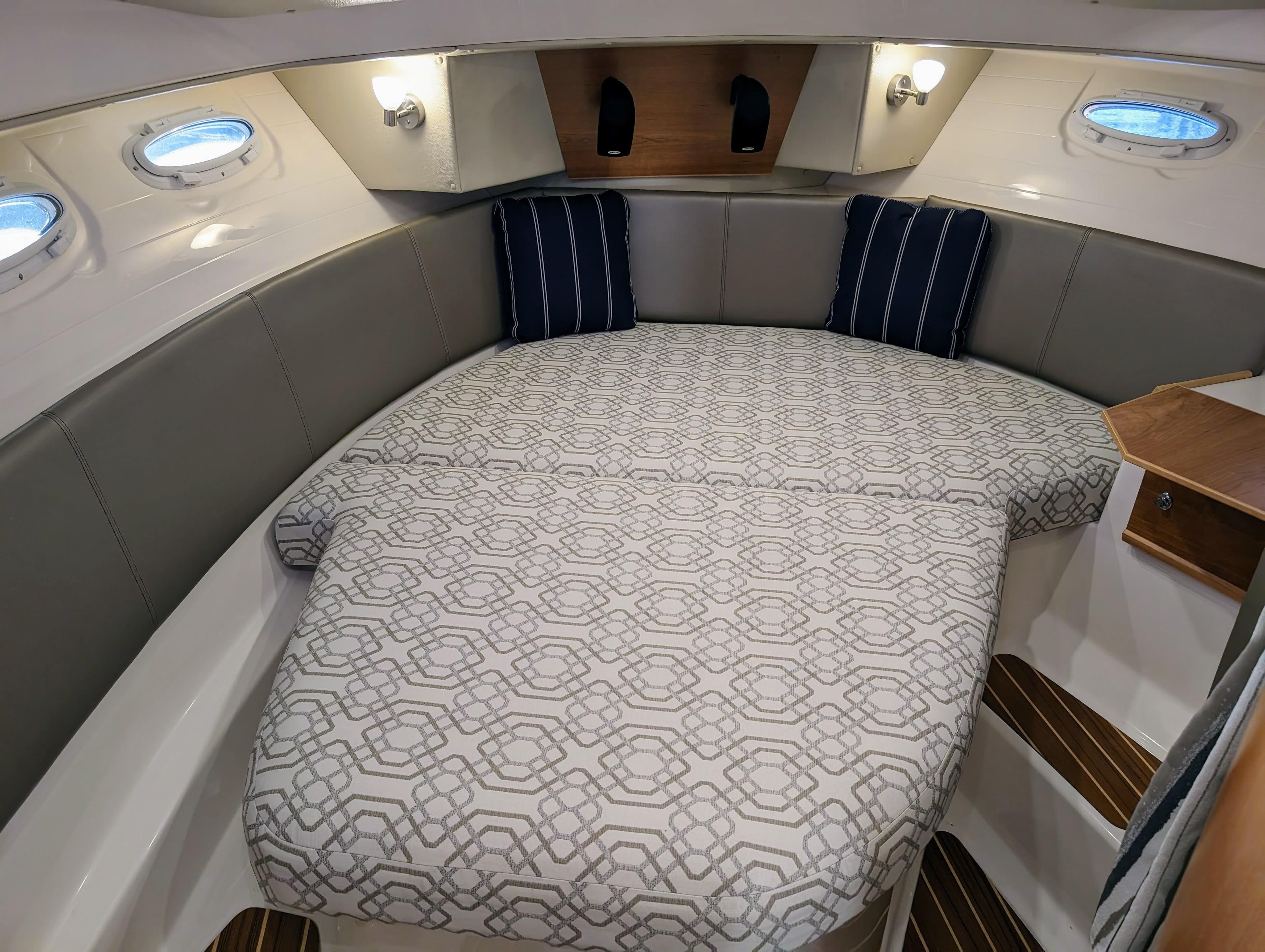 2022 Cutwater C-32 Coupe LE