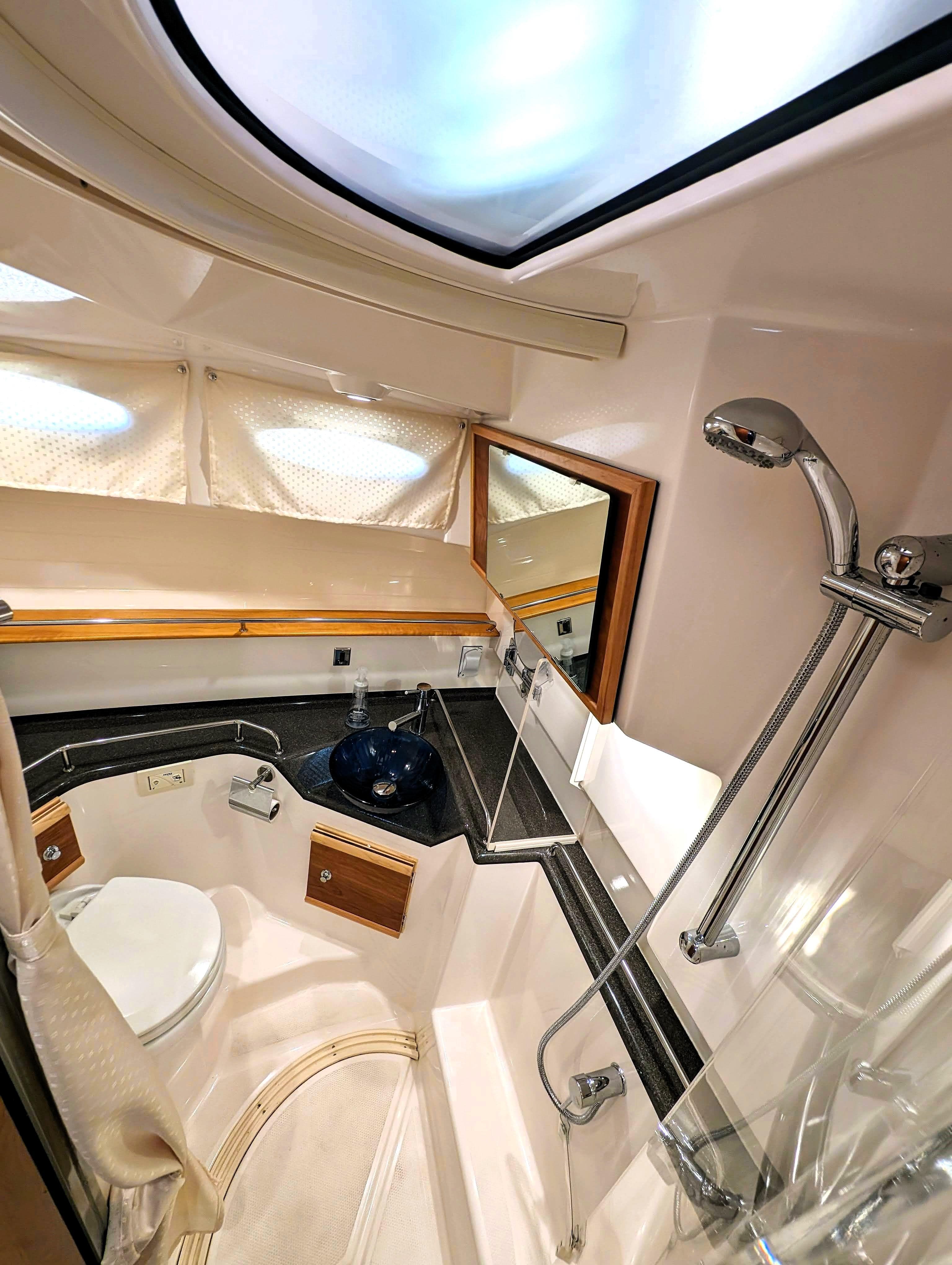 2022 Cutwater C-32 Coupe LE