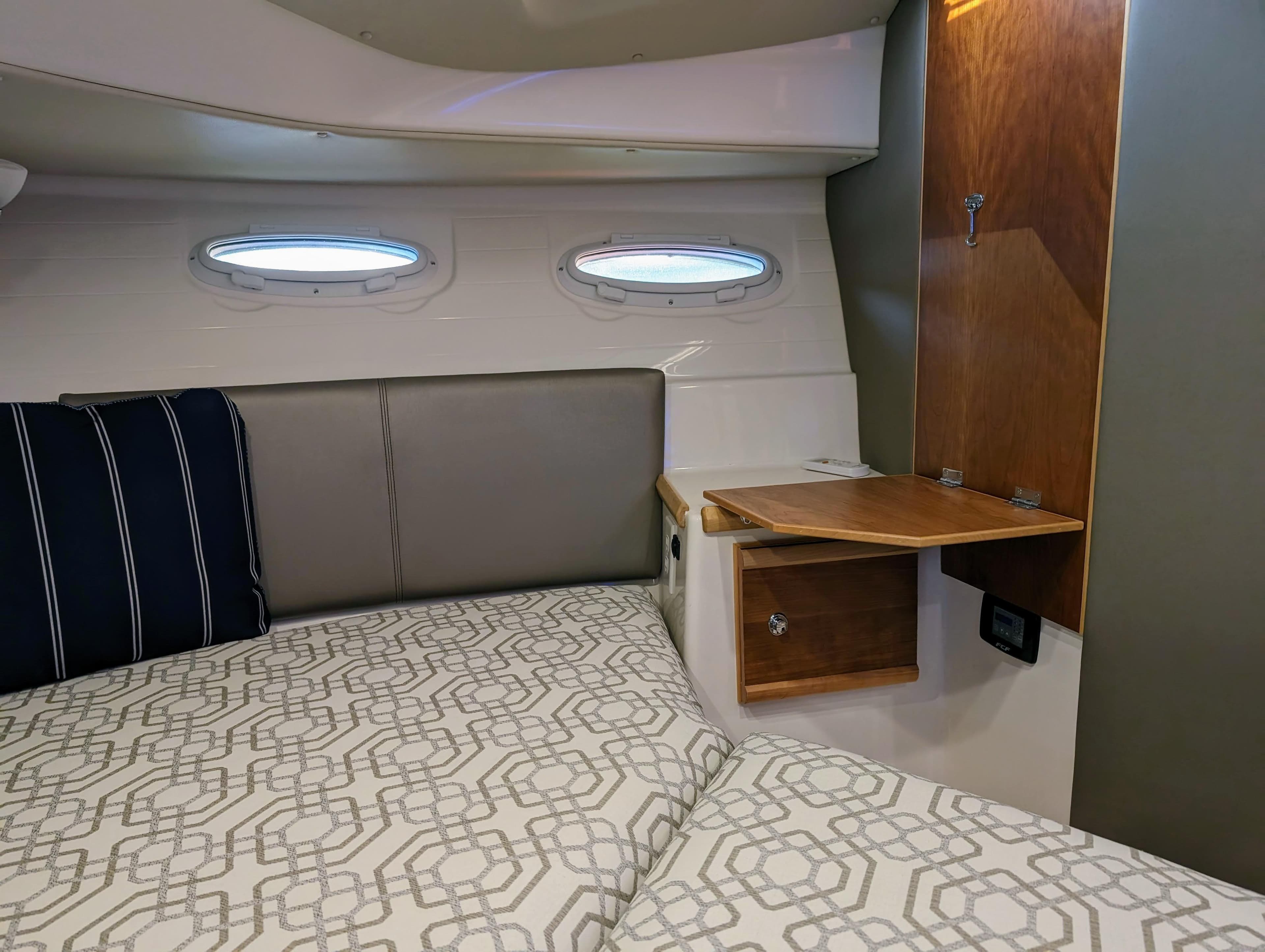 2022 Cutwater C-32 Coupe LE