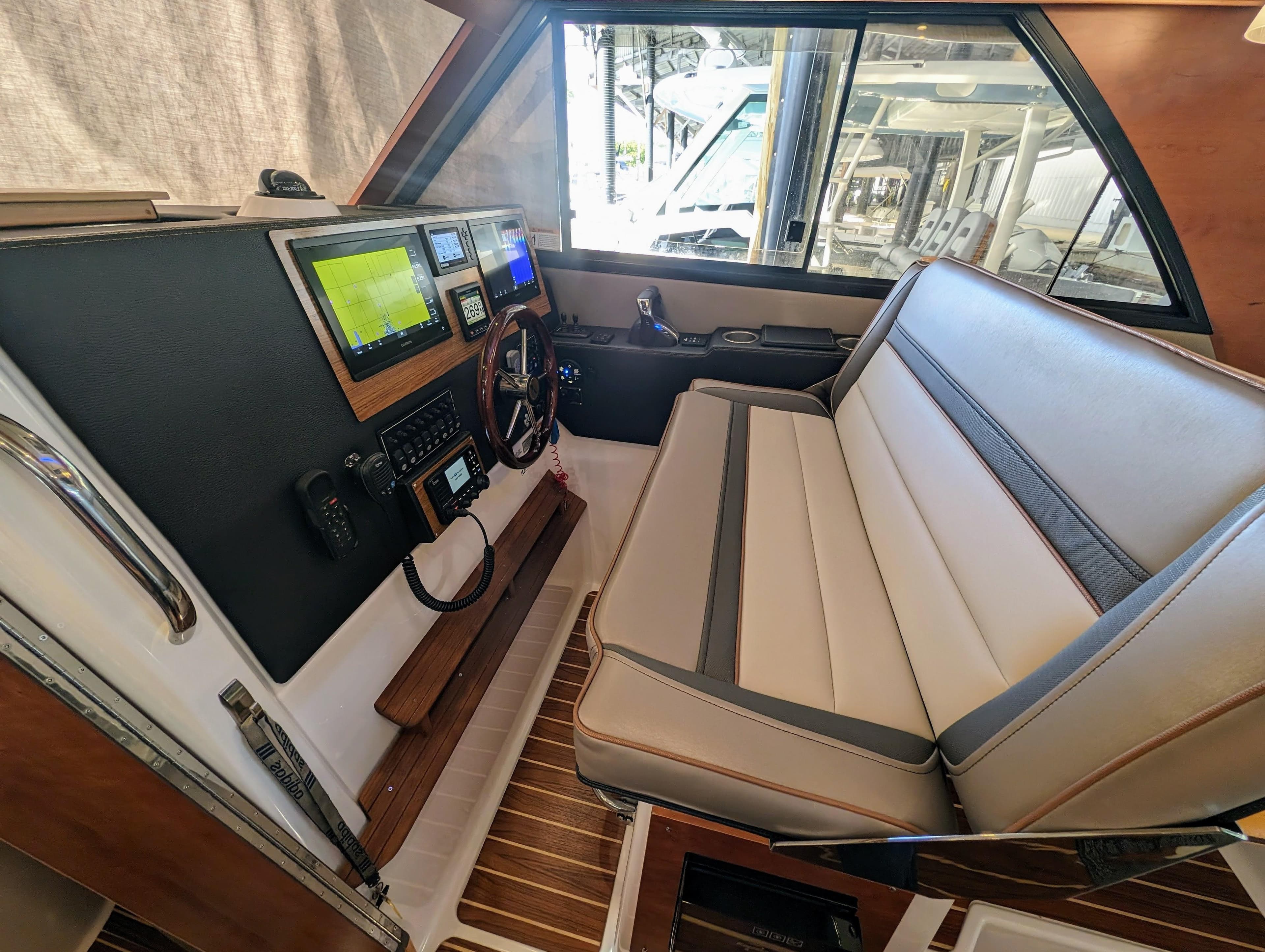 2022 Cutwater C-32 Coupe LE