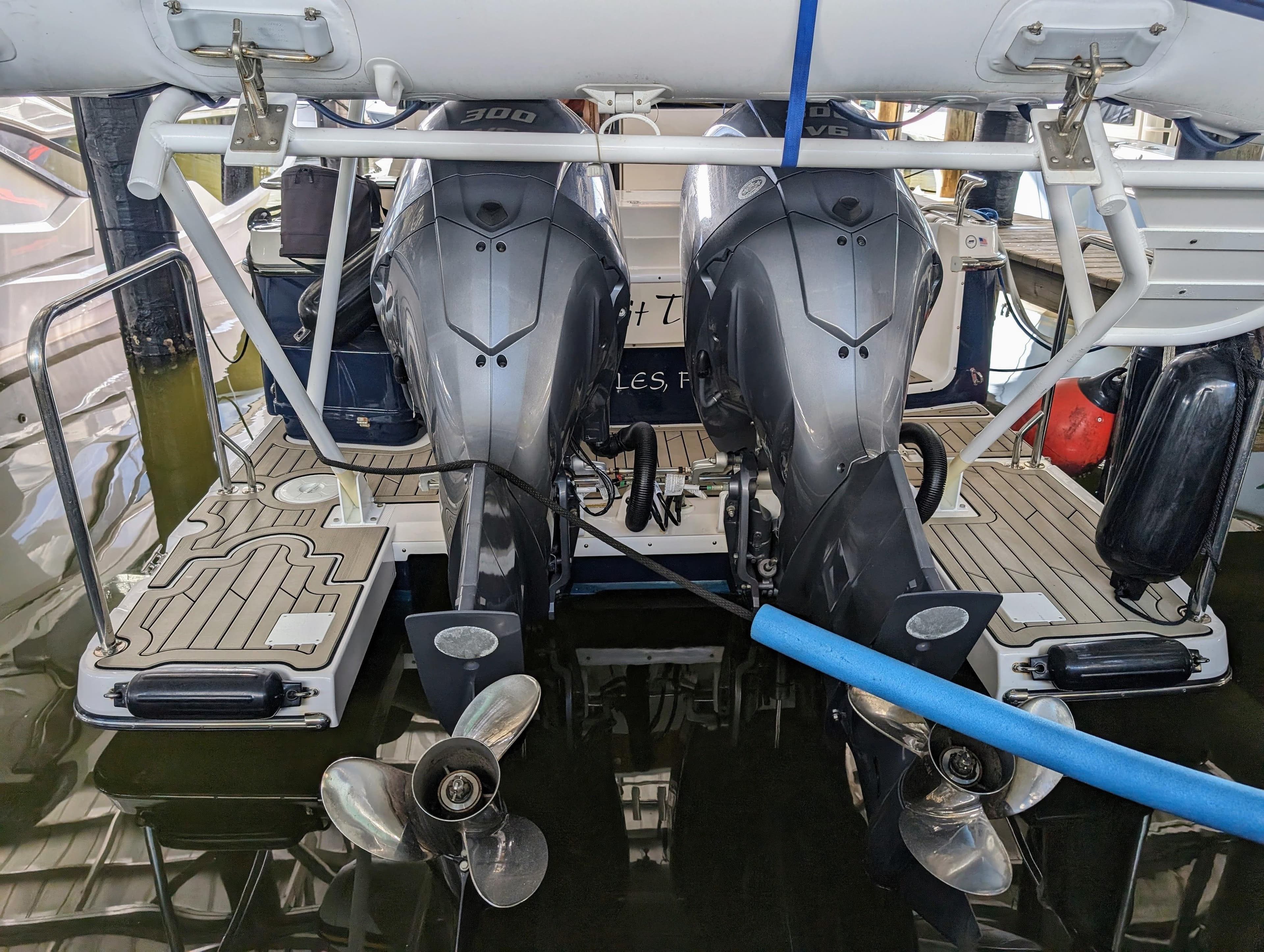 2022 Cutwater C-32 Coupe LE