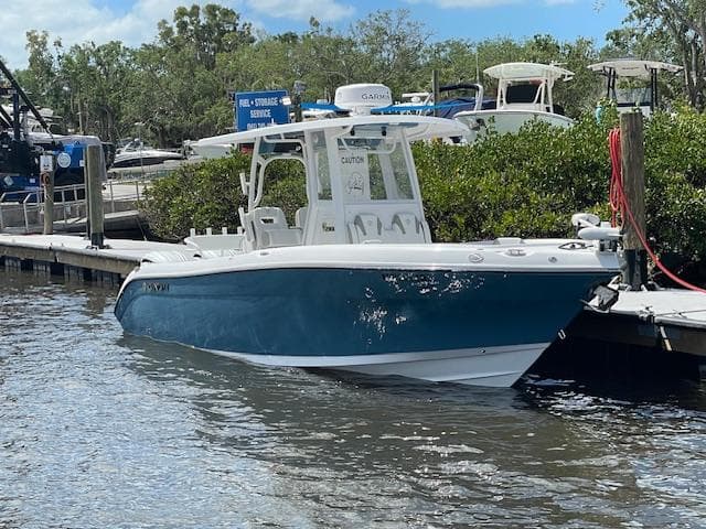 2022 Century 2900 Center Console