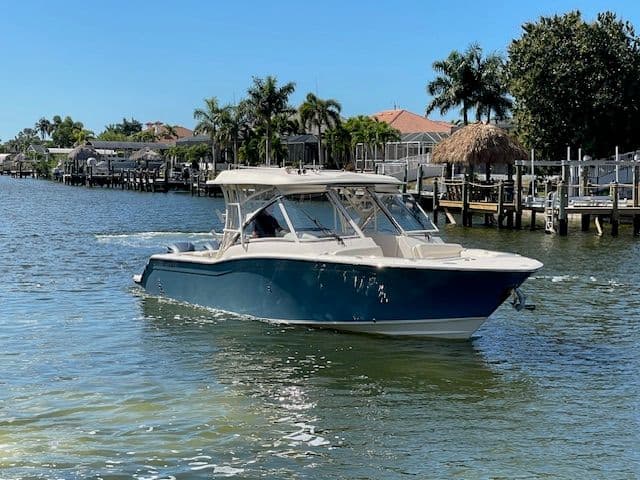 2021 Grady-White 325 Freedom -Genny and AC